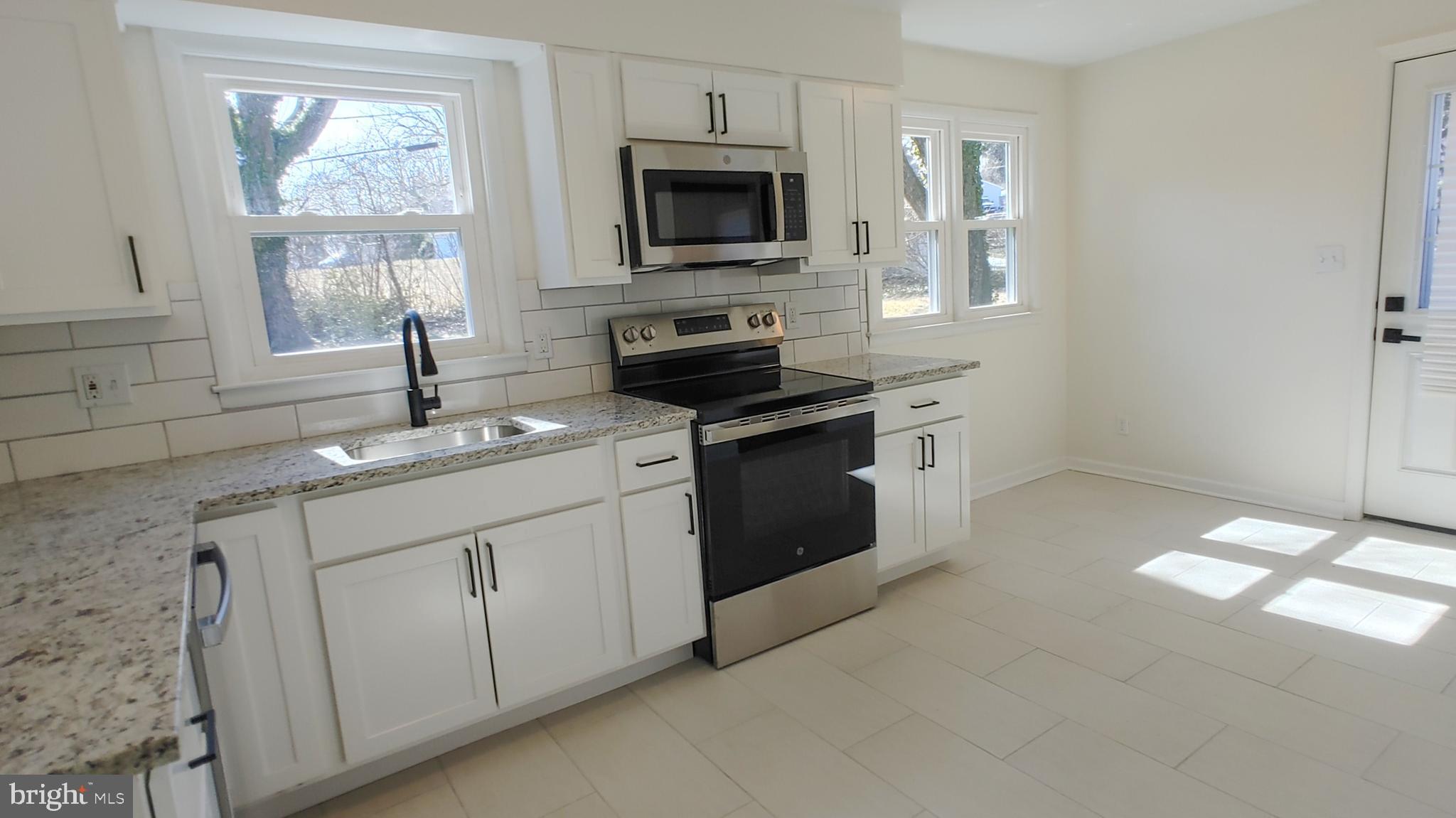 ENGLISH CONSUL ESTATES - Residential