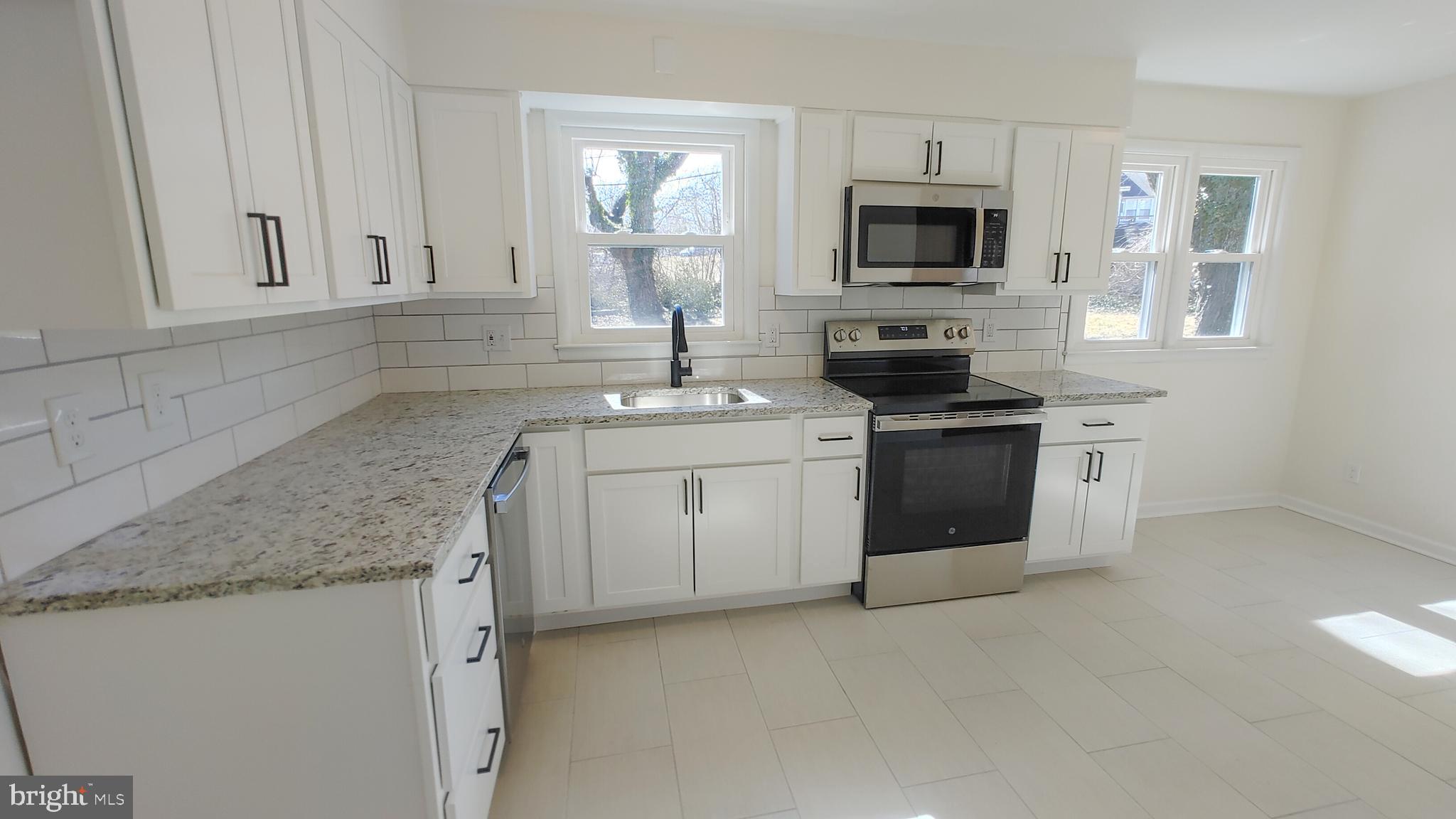 ENGLISH CONSUL ESTATES - Residential