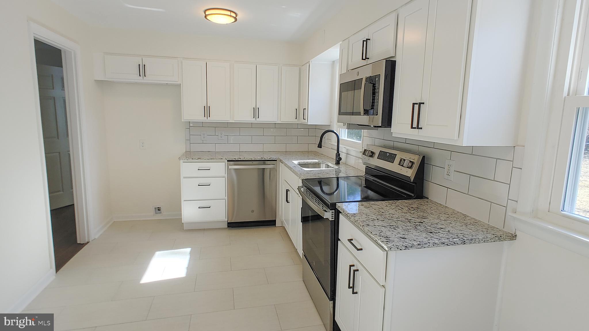 ENGLISH CONSUL ESTATES - Residential