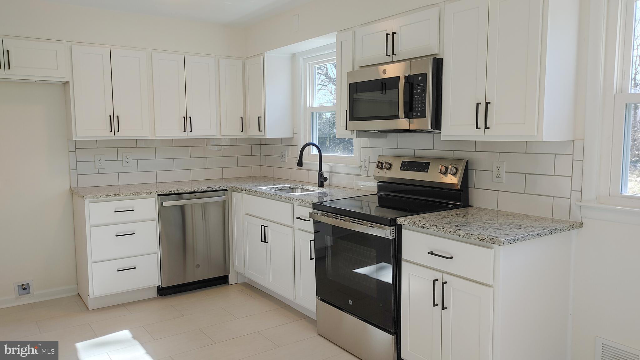 ENGLISH CONSUL ESTATES - Residential