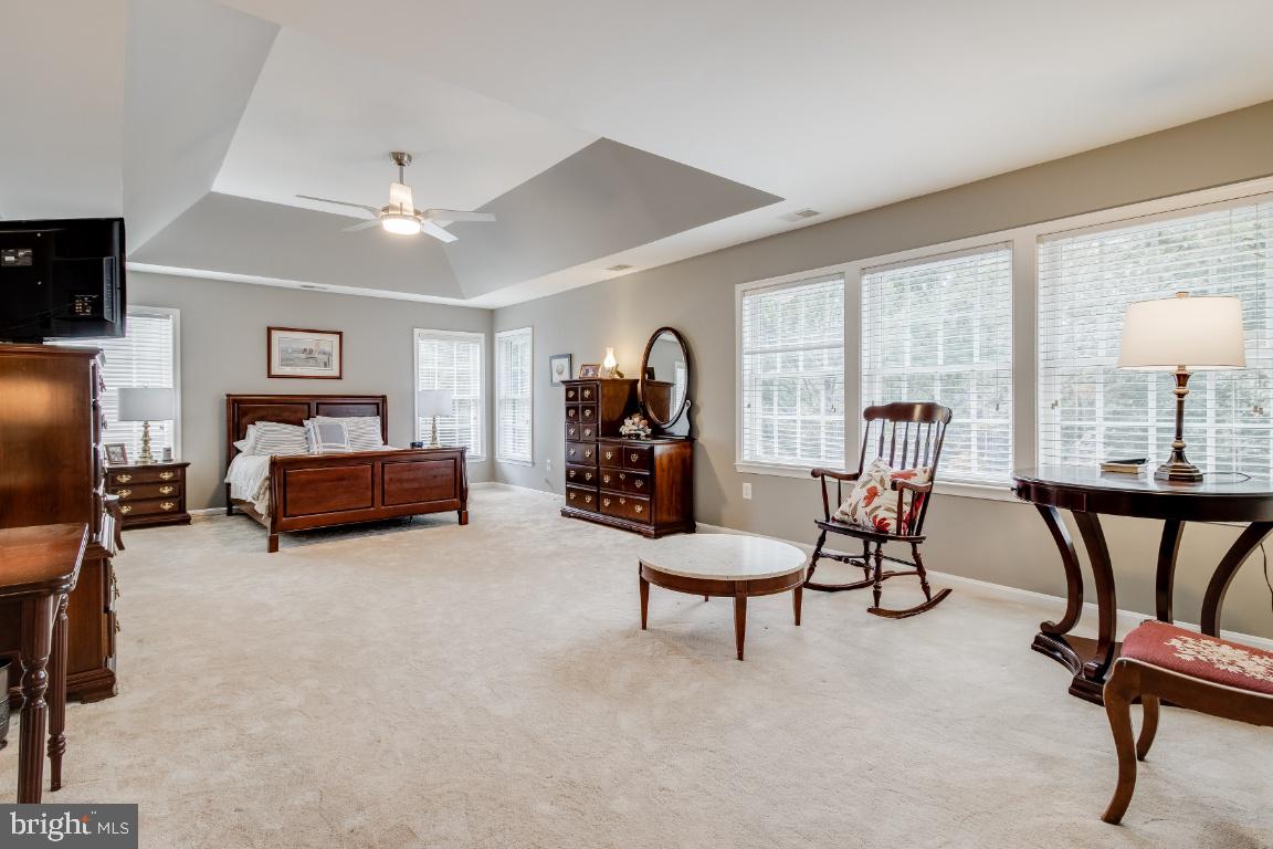 WHITEHALL MANOR - Residential