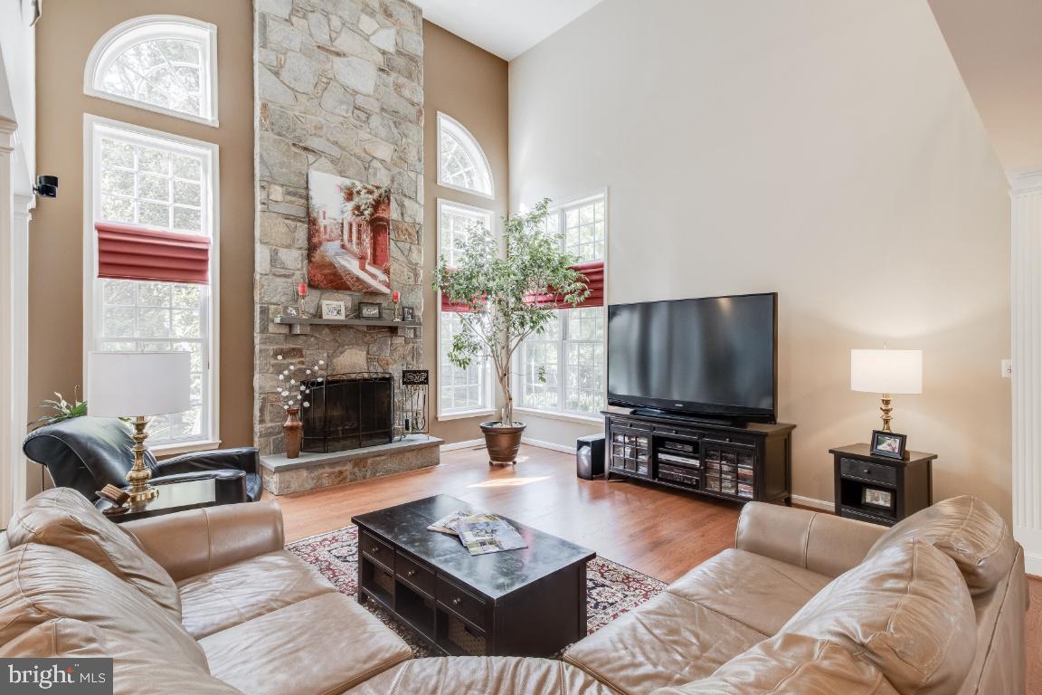 WHITEHALL MANOR - Residential