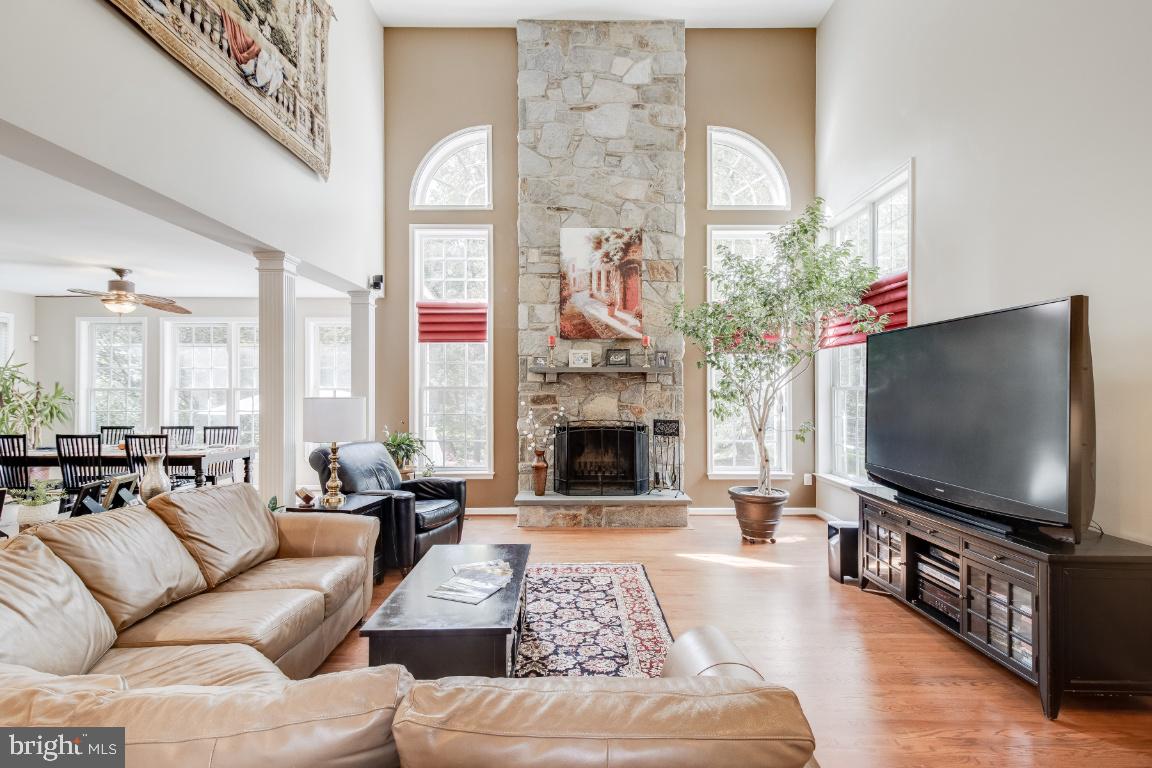 WHITEHALL MANOR - Residential