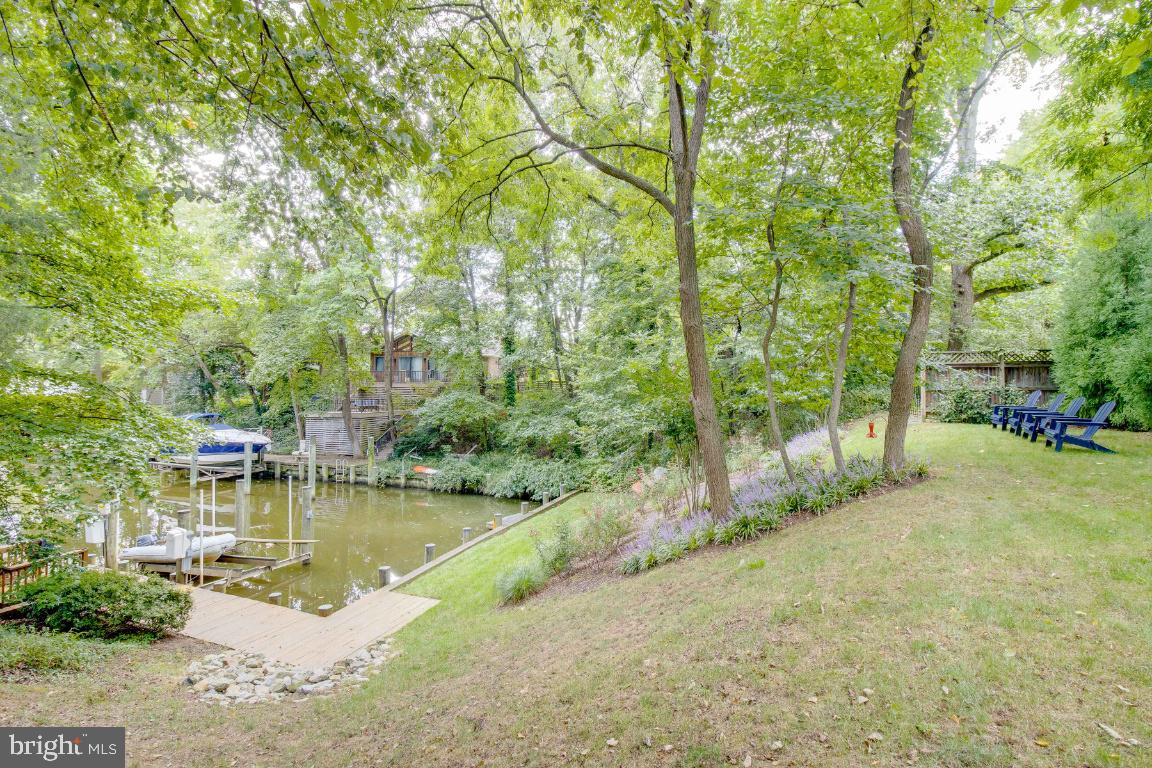 WHITEHALL MANOR - Residential