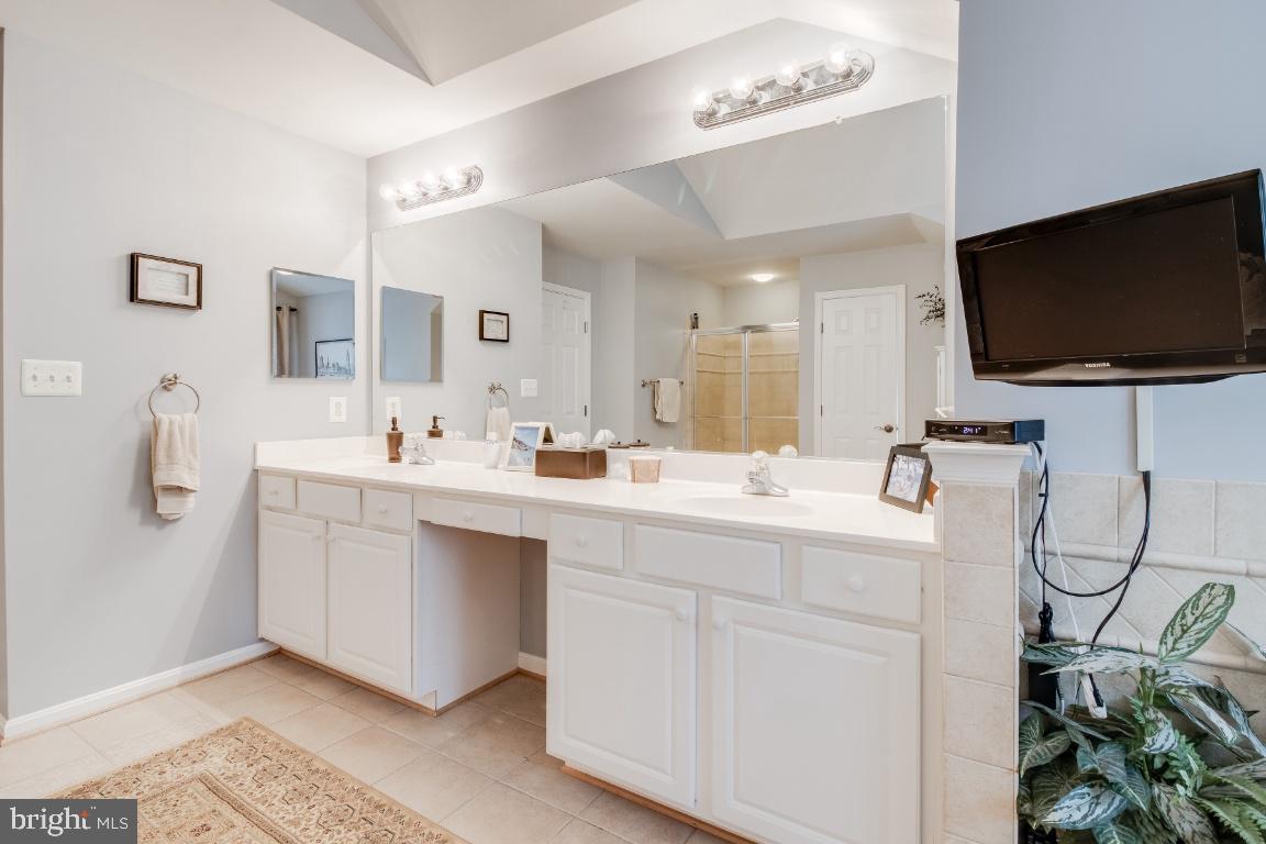 WHITEHALL MANOR - Residential