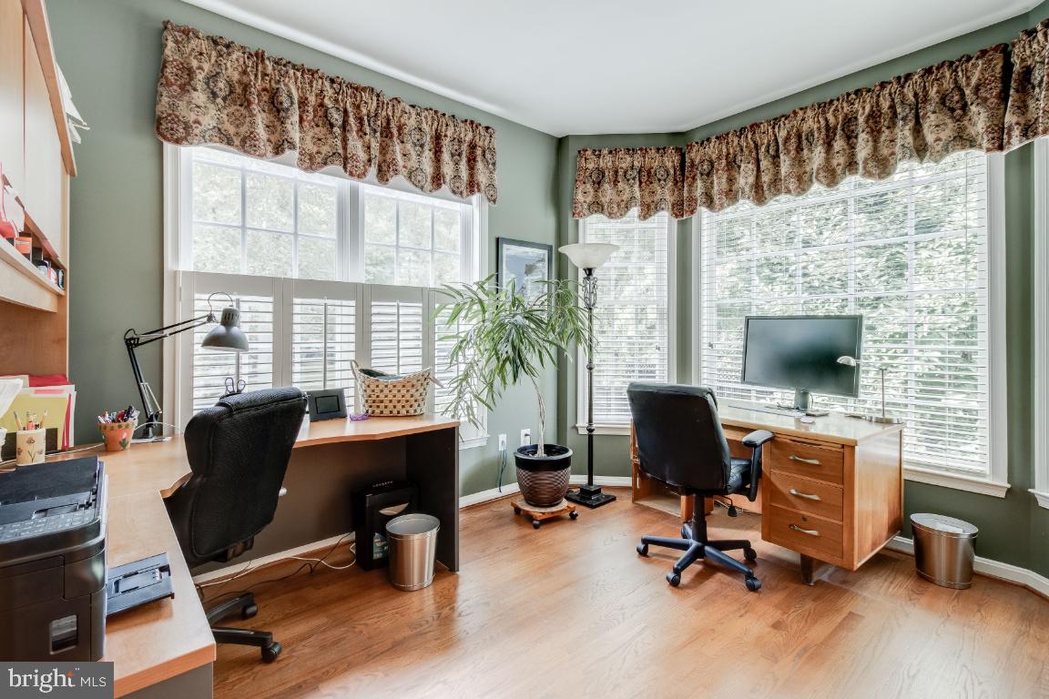 WHITEHALL MANOR - Residential