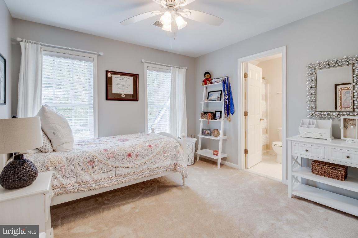 WHITEHALL MANOR - Residential