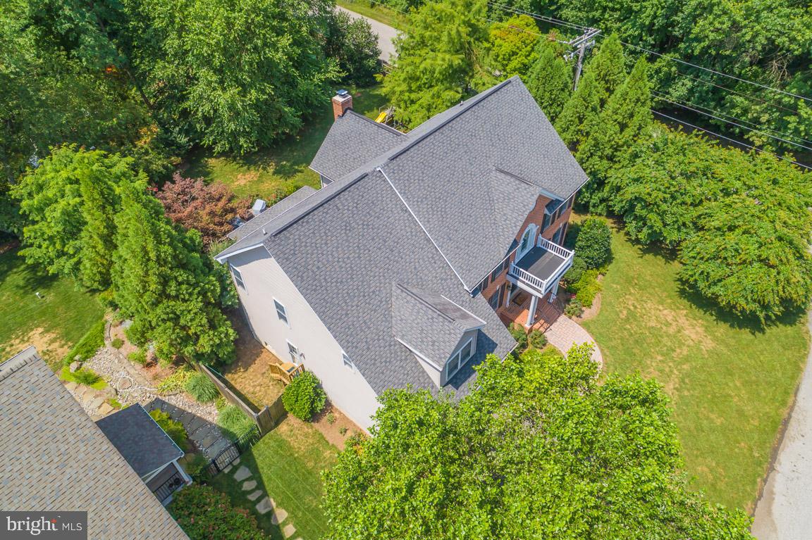 WHITEHALL MANOR - Residential