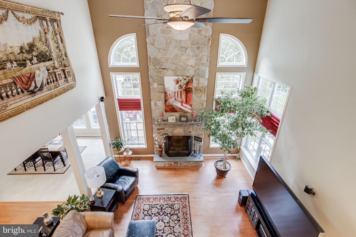 WHITEHALL MANOR - Residential