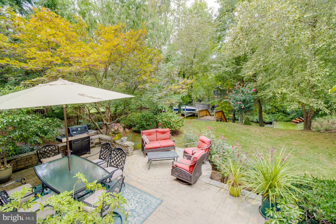 WHITEHALL MANOR - Residential