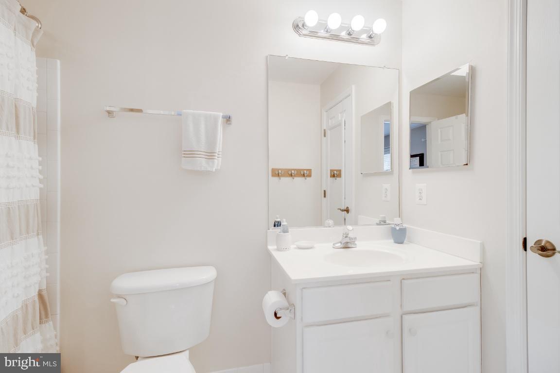 WHITEHALL MANOR - Residential