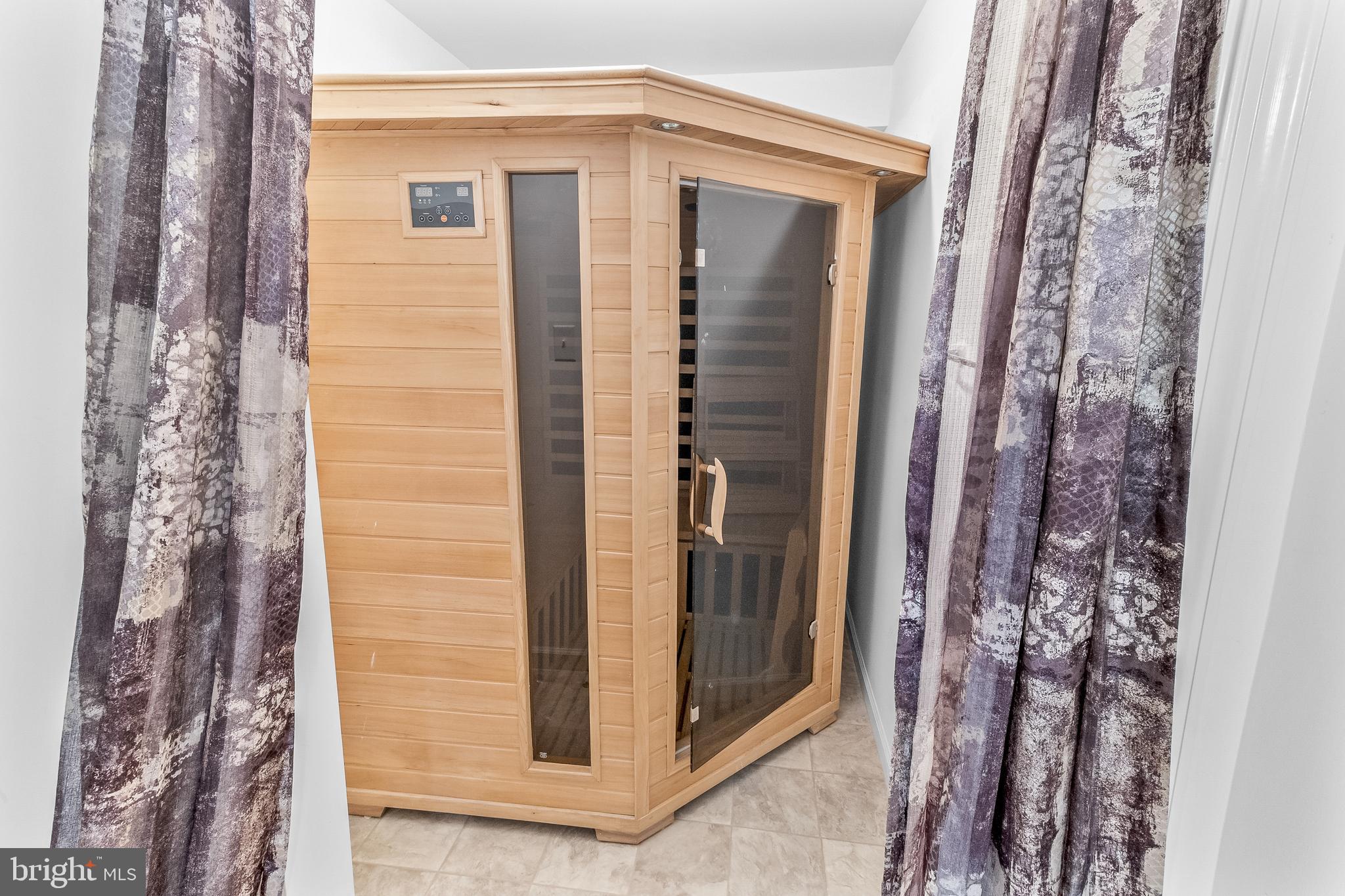 GREEN MEADOWS - Residential