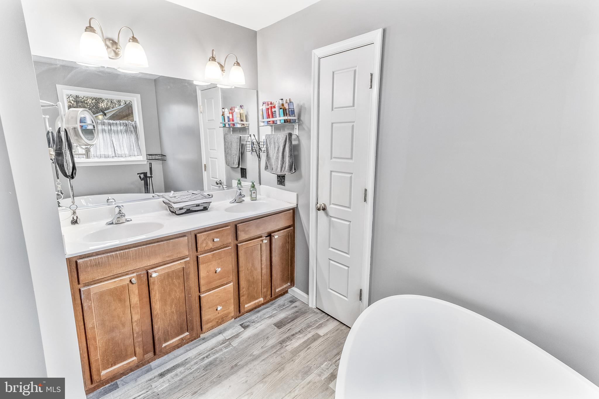 GREEN MEADOWS - Residential