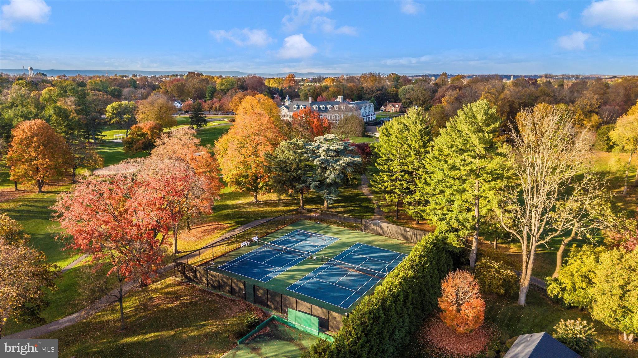 FOUNTAIN HEAD - Residential