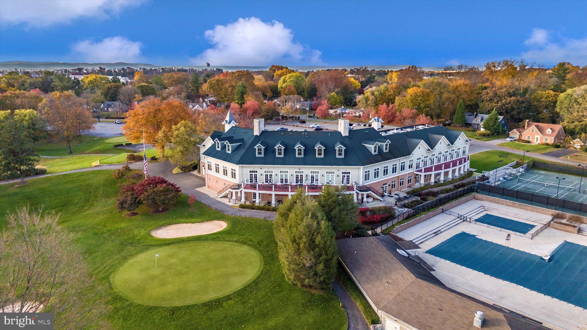 FOUNTAIN HEAD - Residential