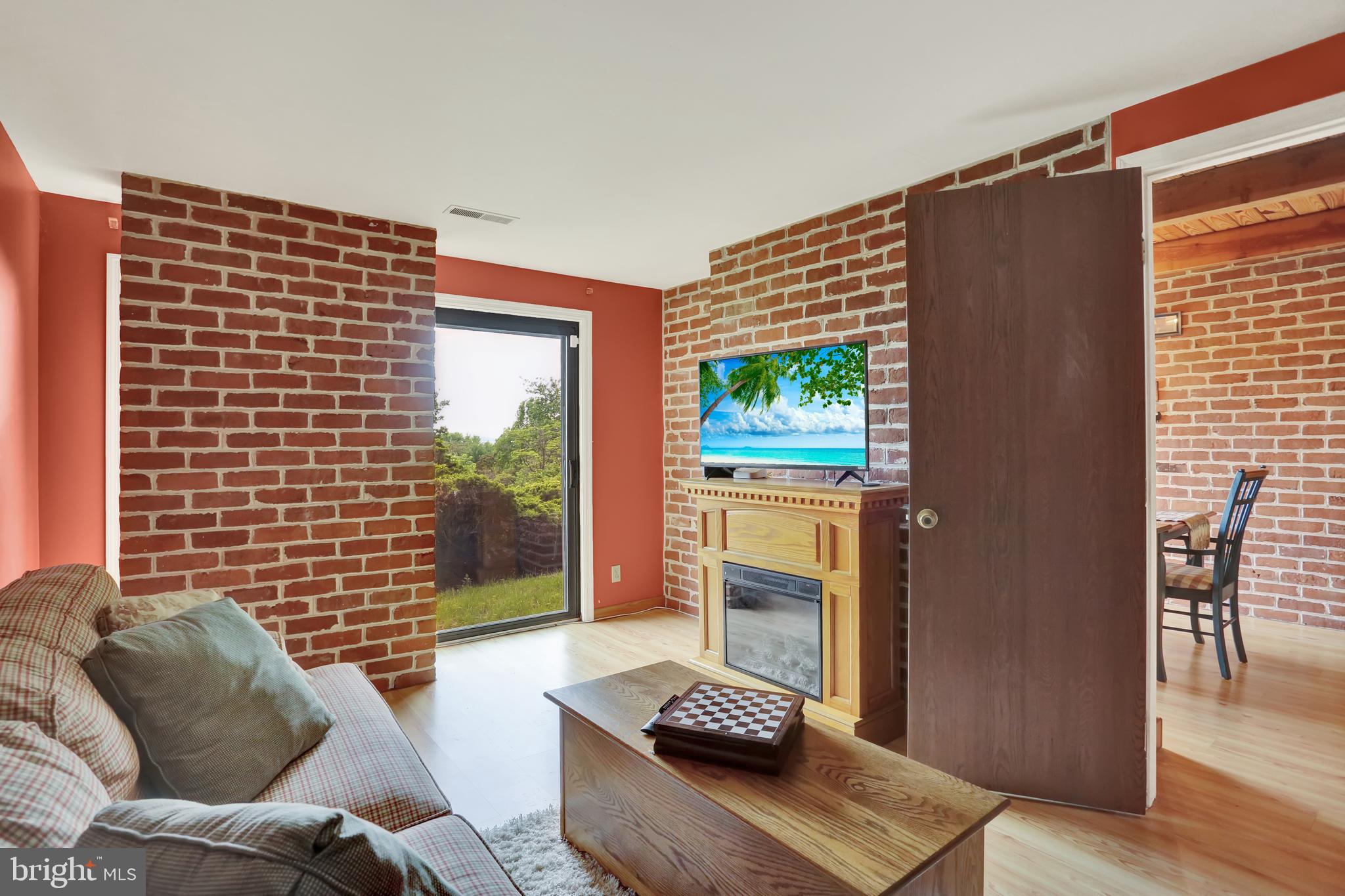 OWL HILL TERRACE - Residential