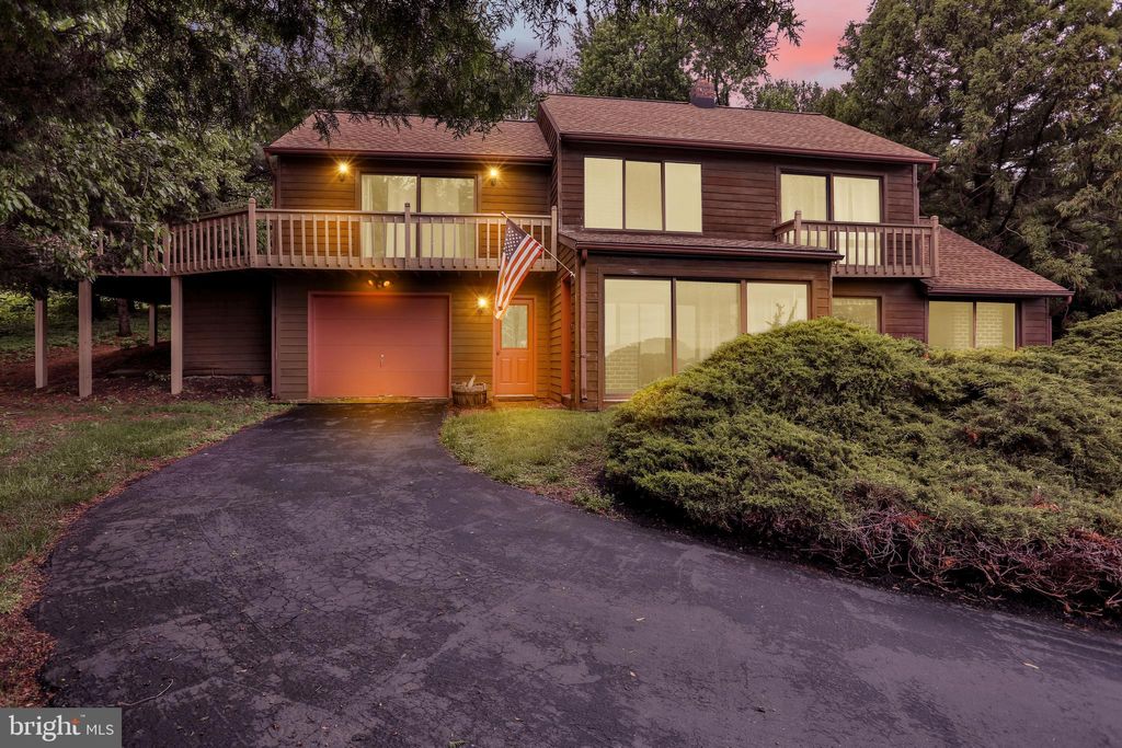 Photo of 55 Karen Court, LITITZ, PA 17543 (MLS # PALA2070194)