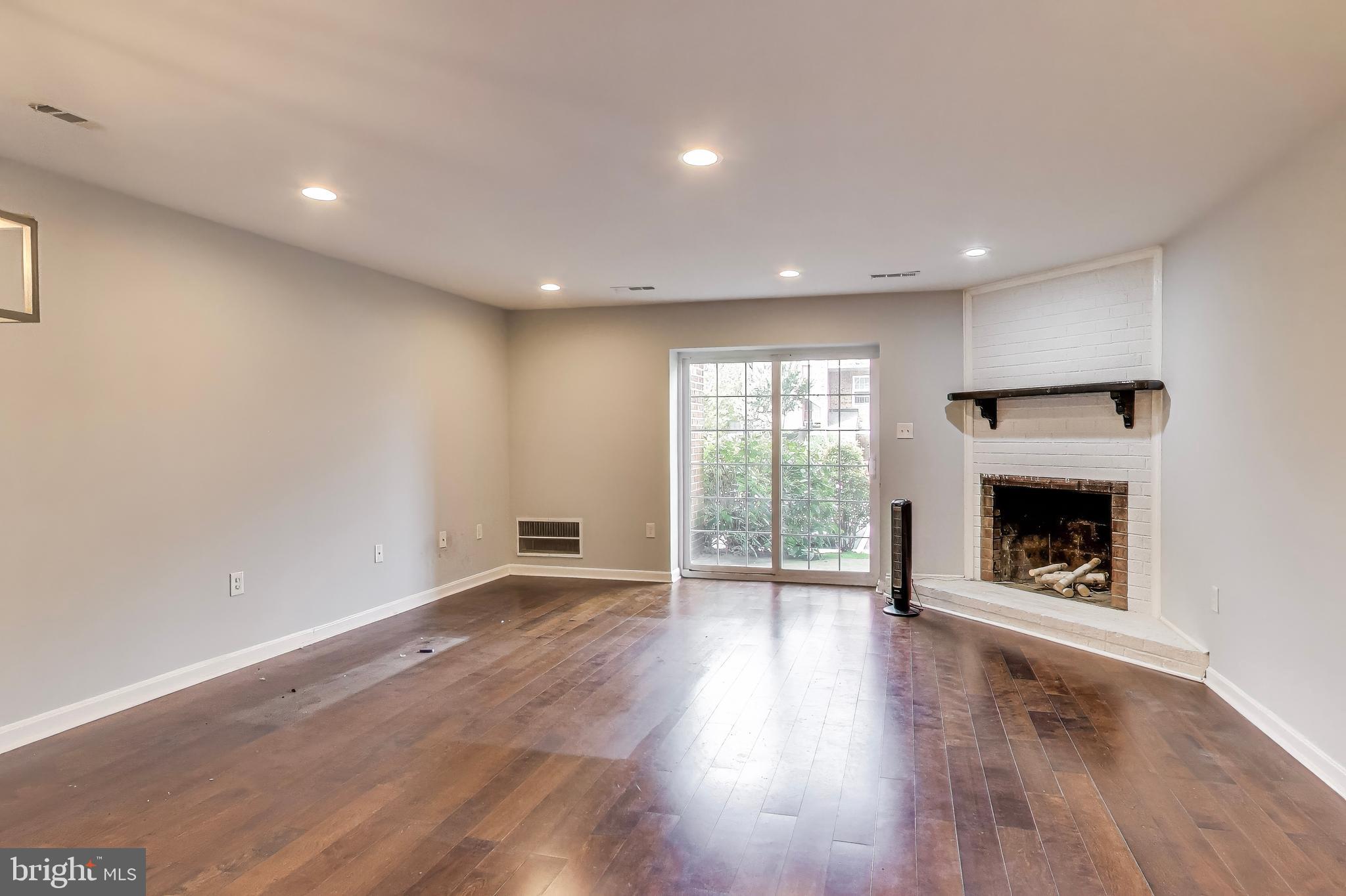 931 S ROLFE STREET 1