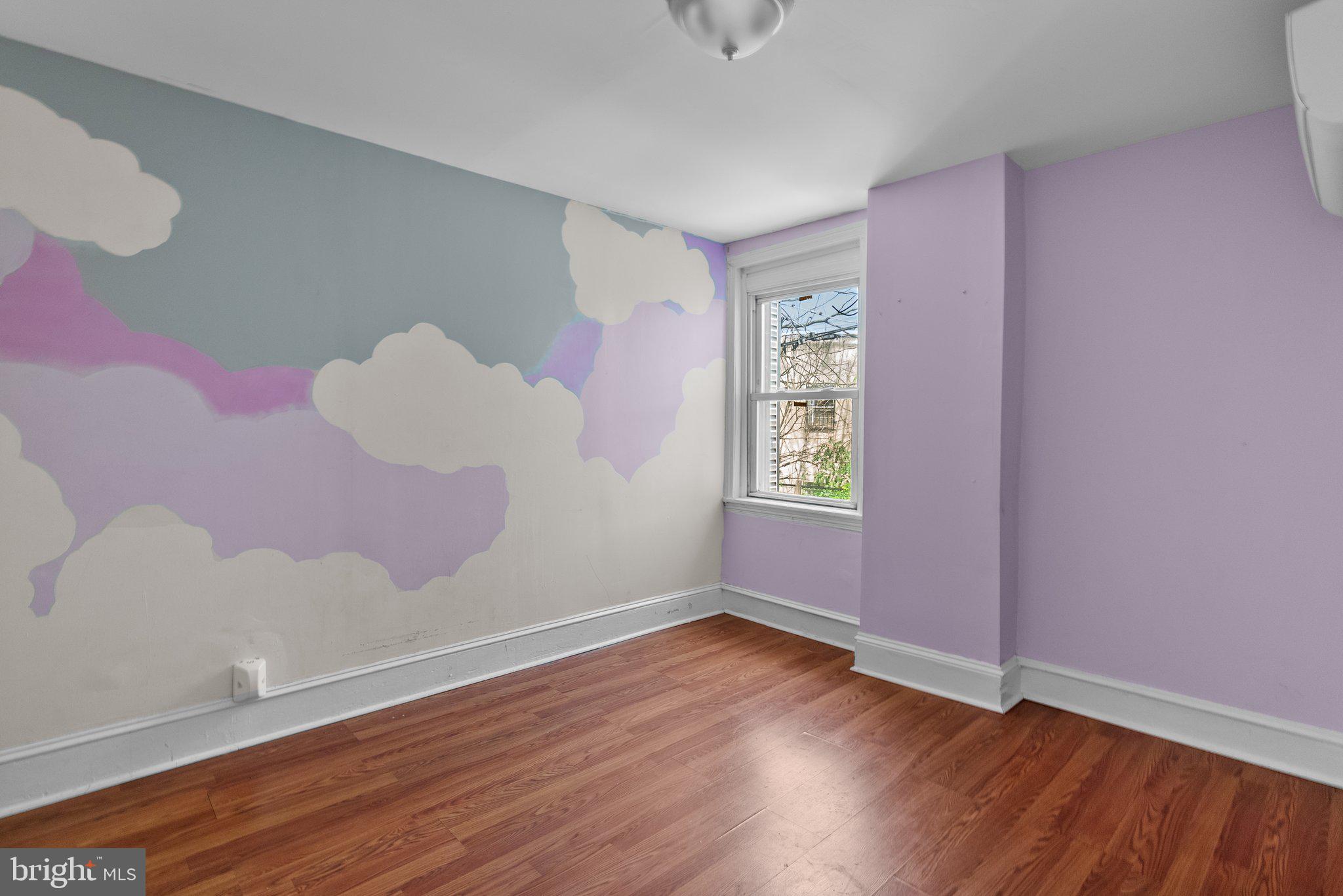 EAST KENSINGTON - Residential