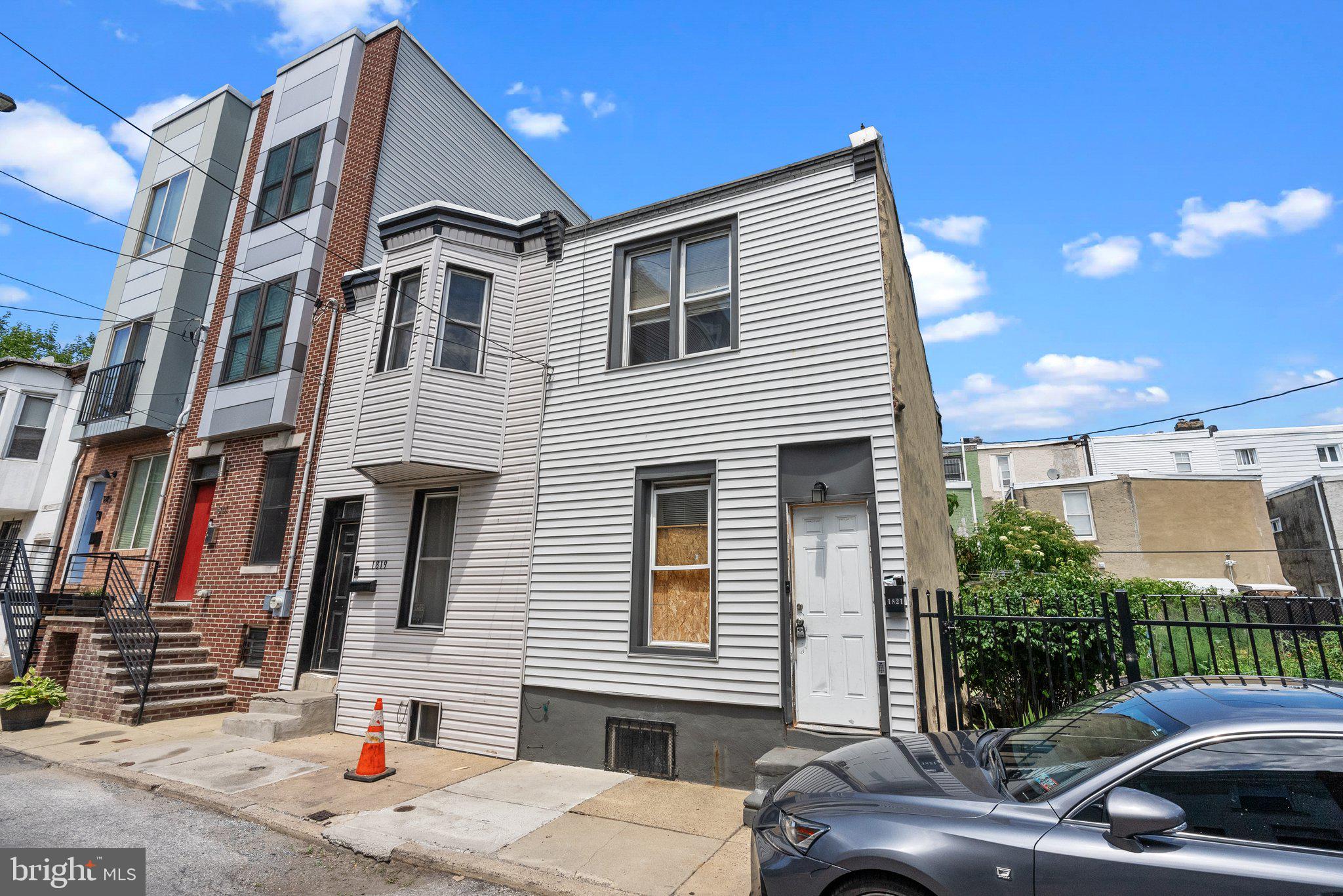 EAST KENSINGTON - Residential