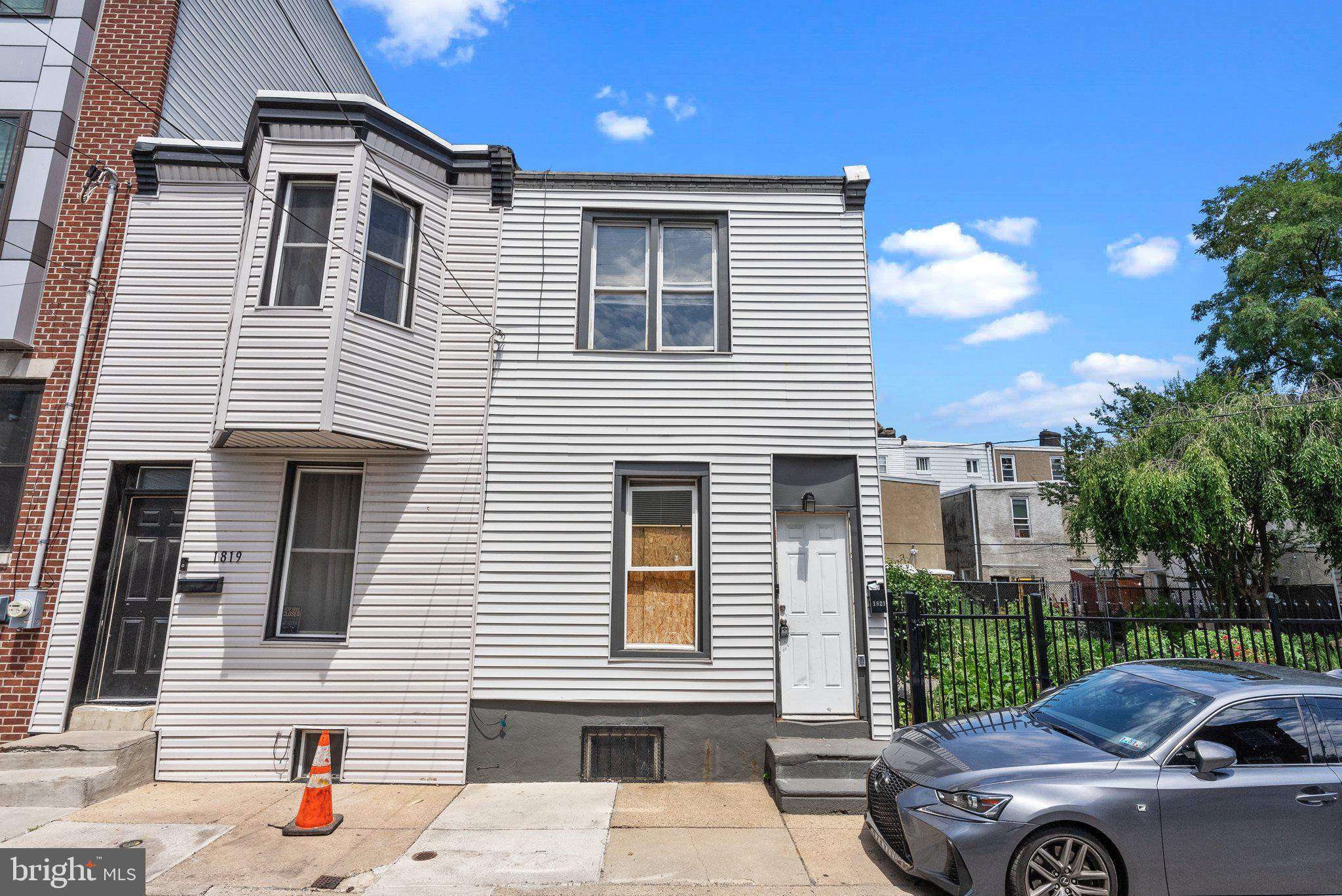 EAST KENSINGTON - Residential