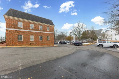 156 MAPLE AVENUE E VIENNA VA 22180