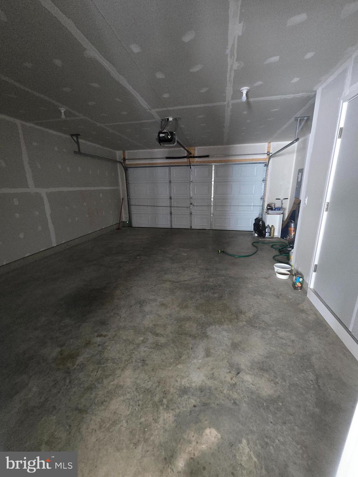 WOODYARD - Residential Lease