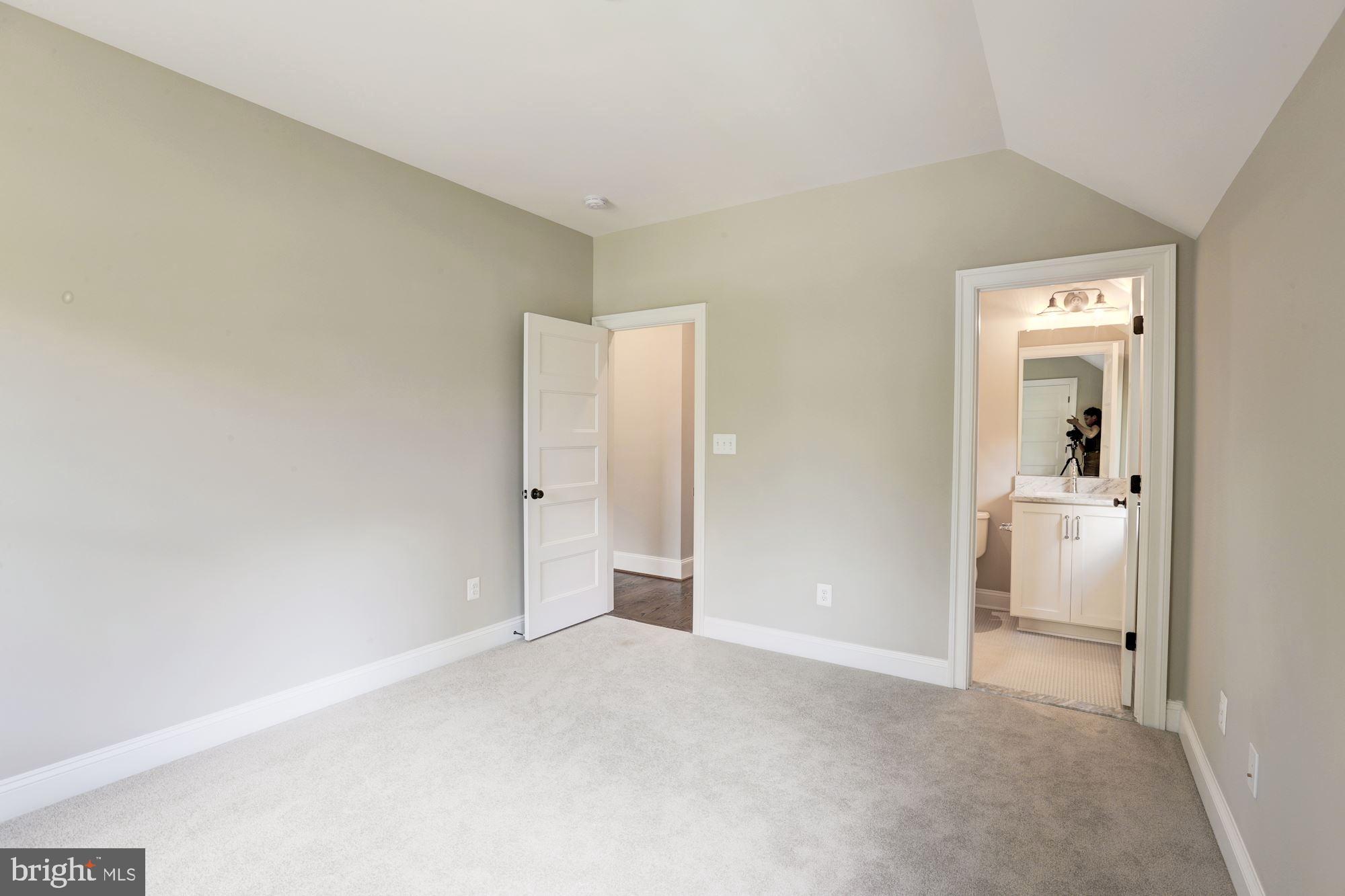 FALLS PARK - Residential