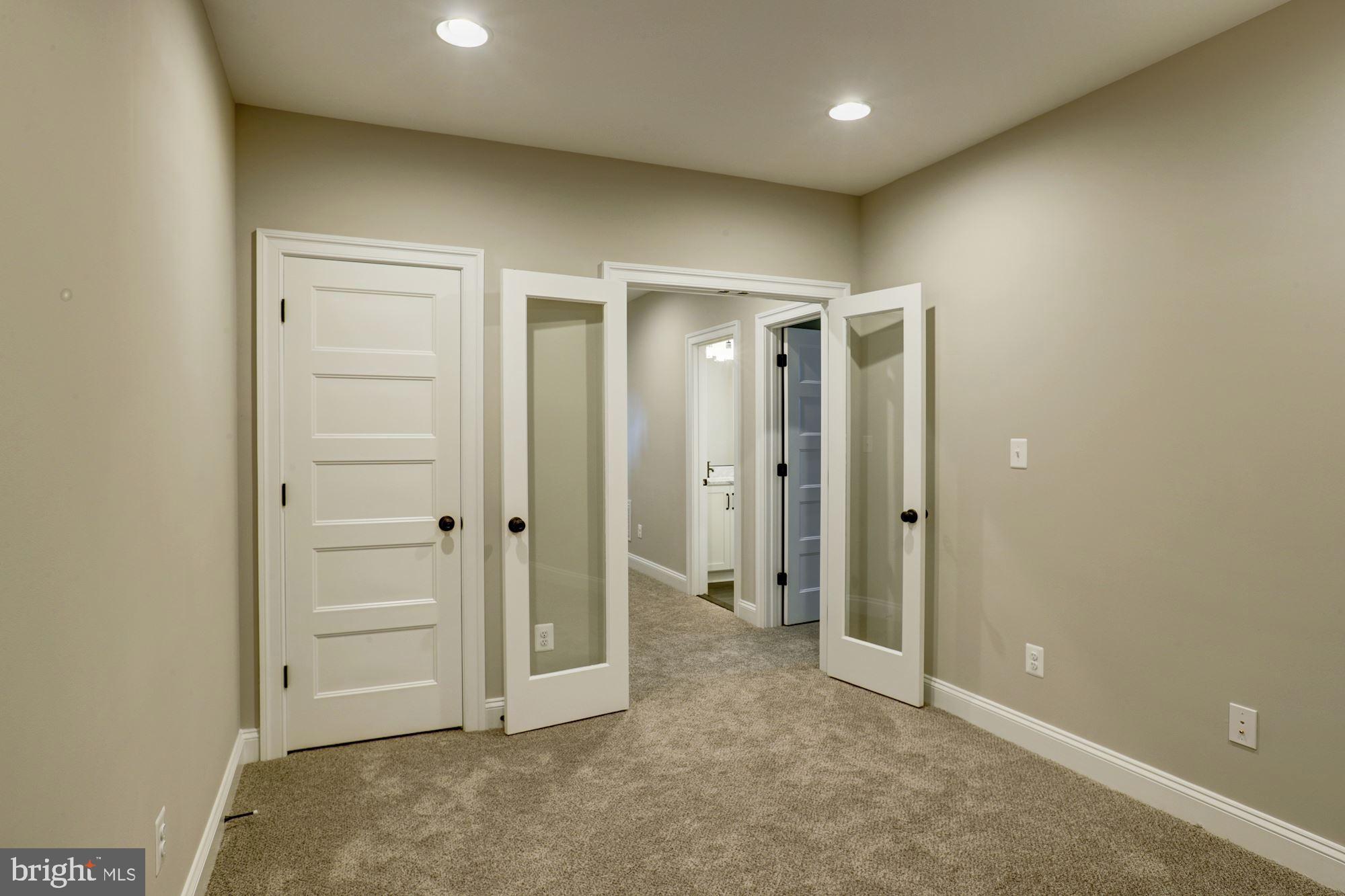 FALLS PARK - Residential