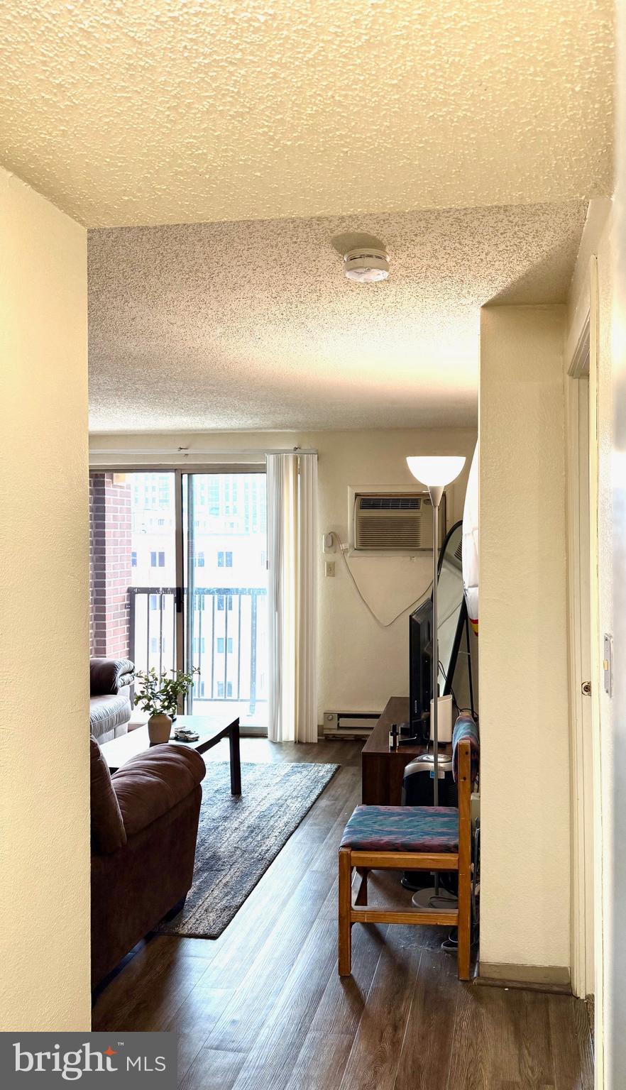 UNIVERSITY TOWERS - Residential