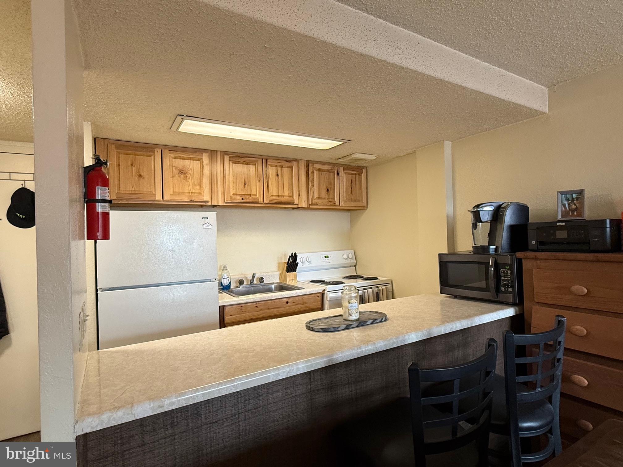 UNIVERSITY TOWERS - Residential