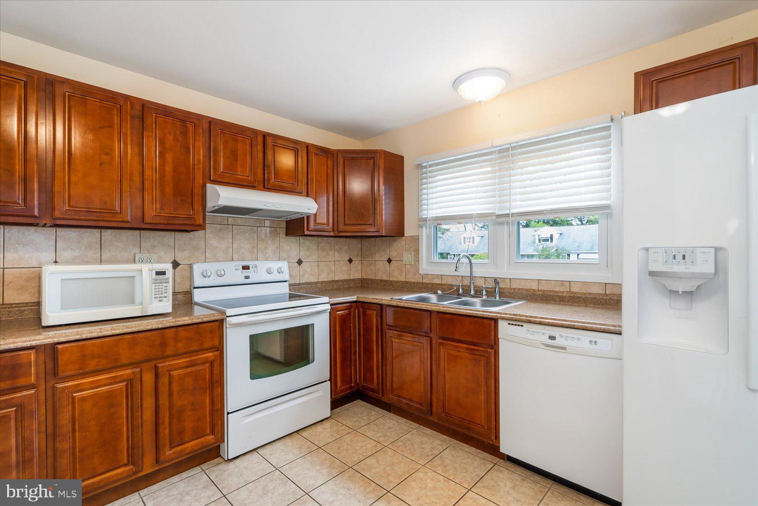 CHADWICK MANOR - Residential