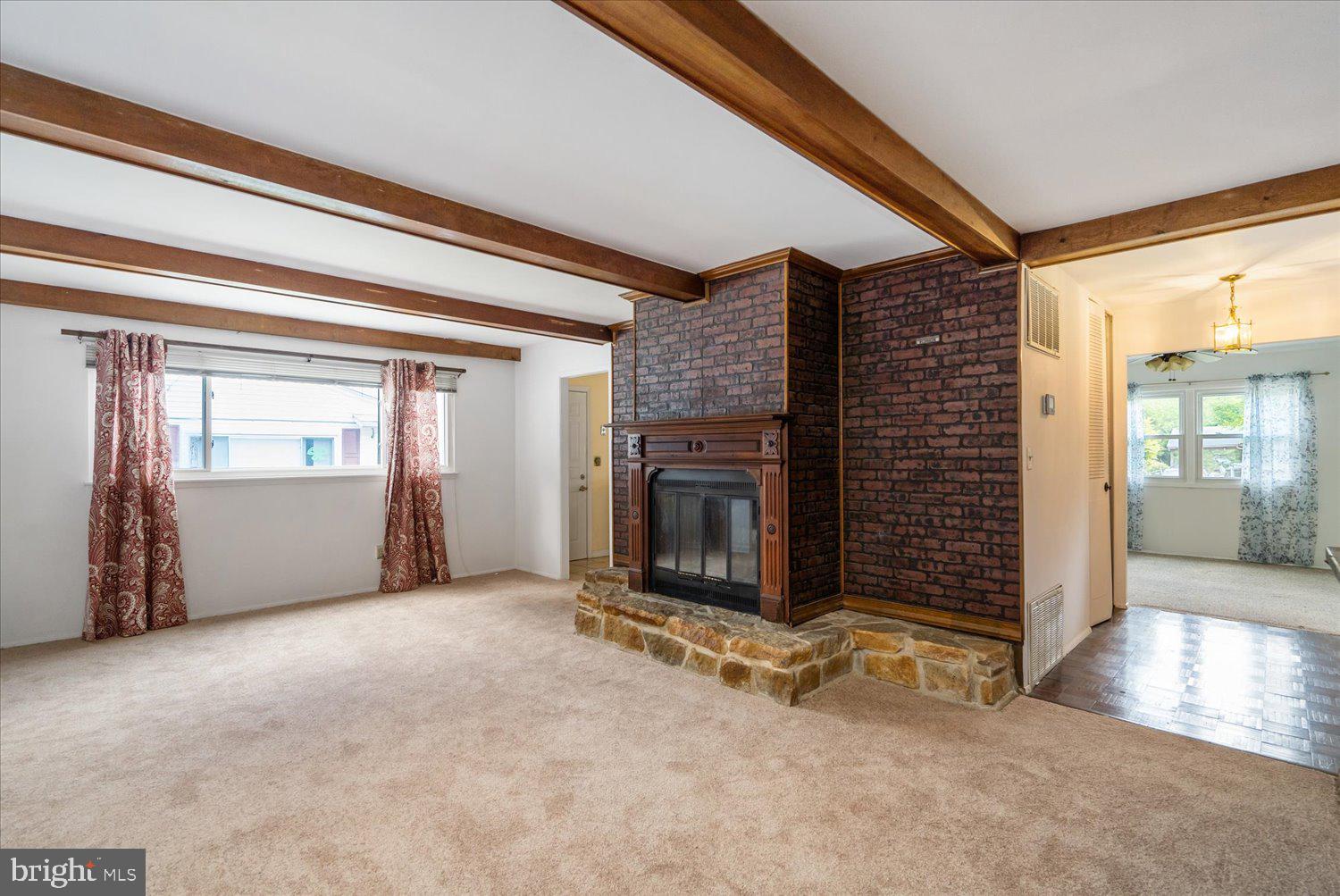 CHADWICK MANOR - Residential