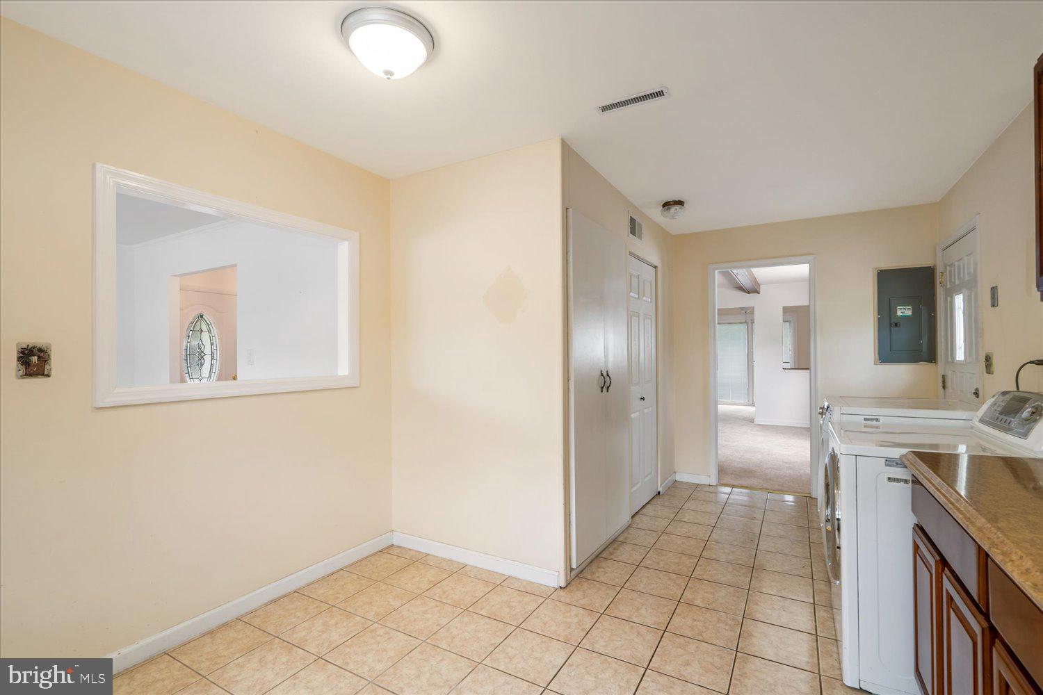 CHADWICK MANOR - Residential