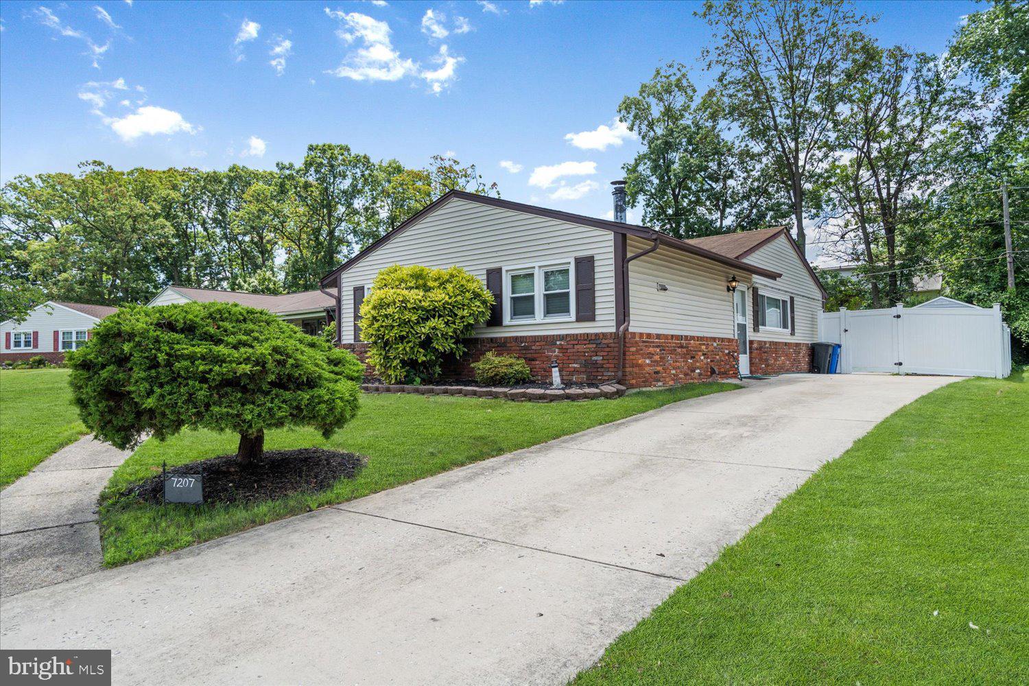 CHADWICK MANOR - Residential