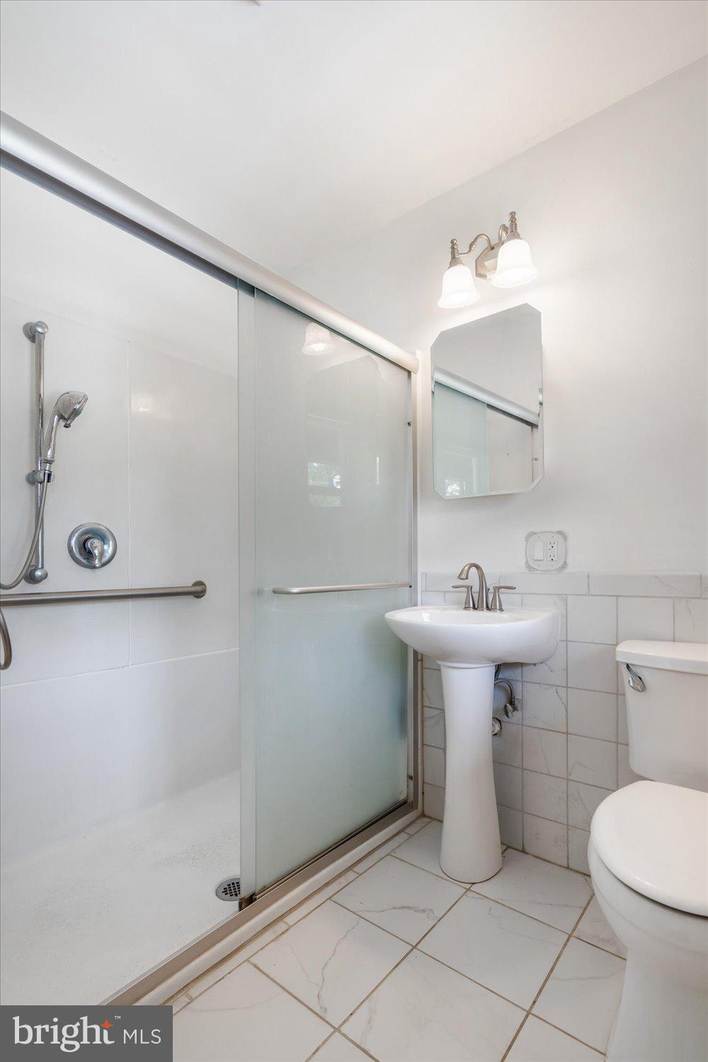 CHADWICK MANOR - Residential