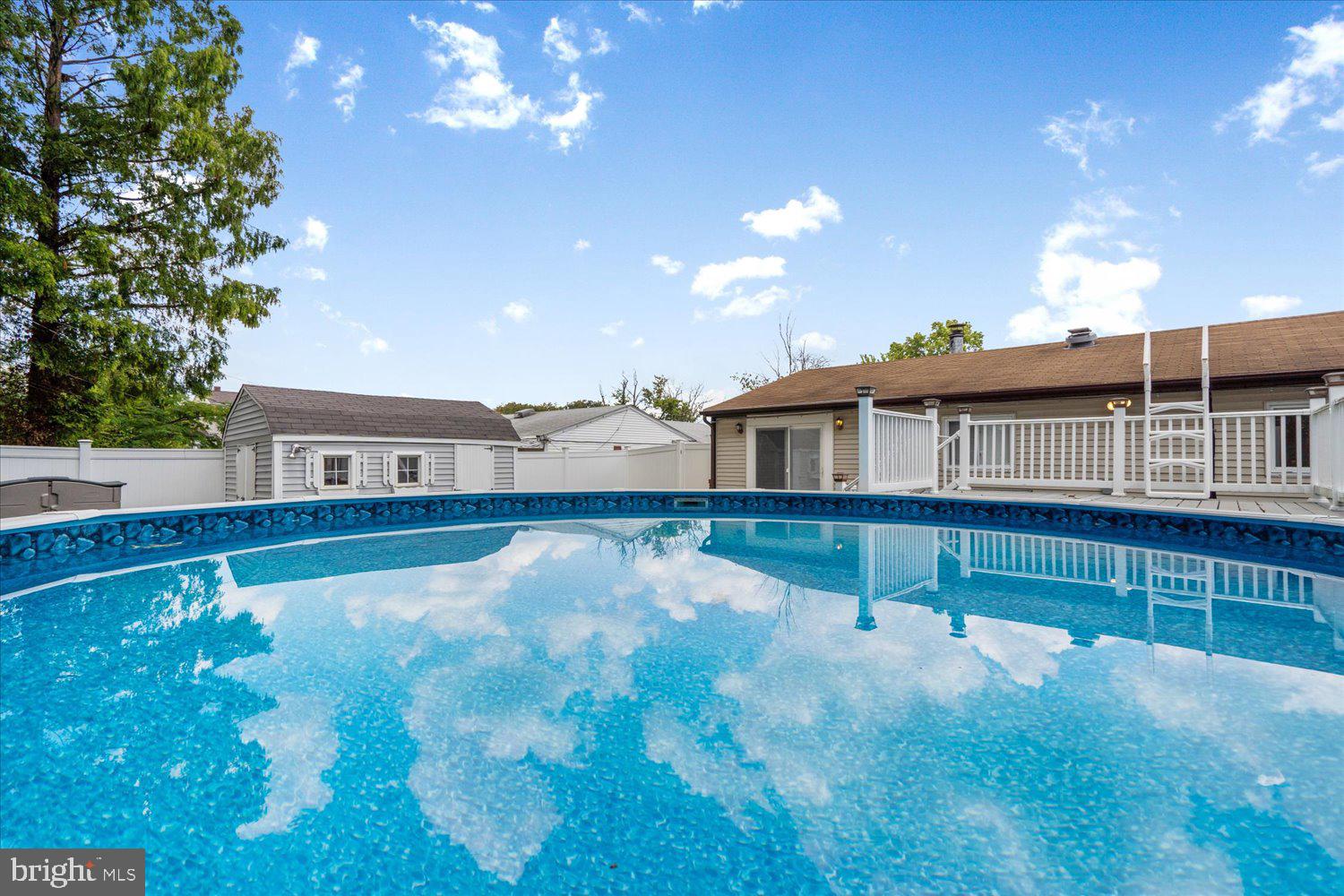 CHADWICK MANOR - Residential