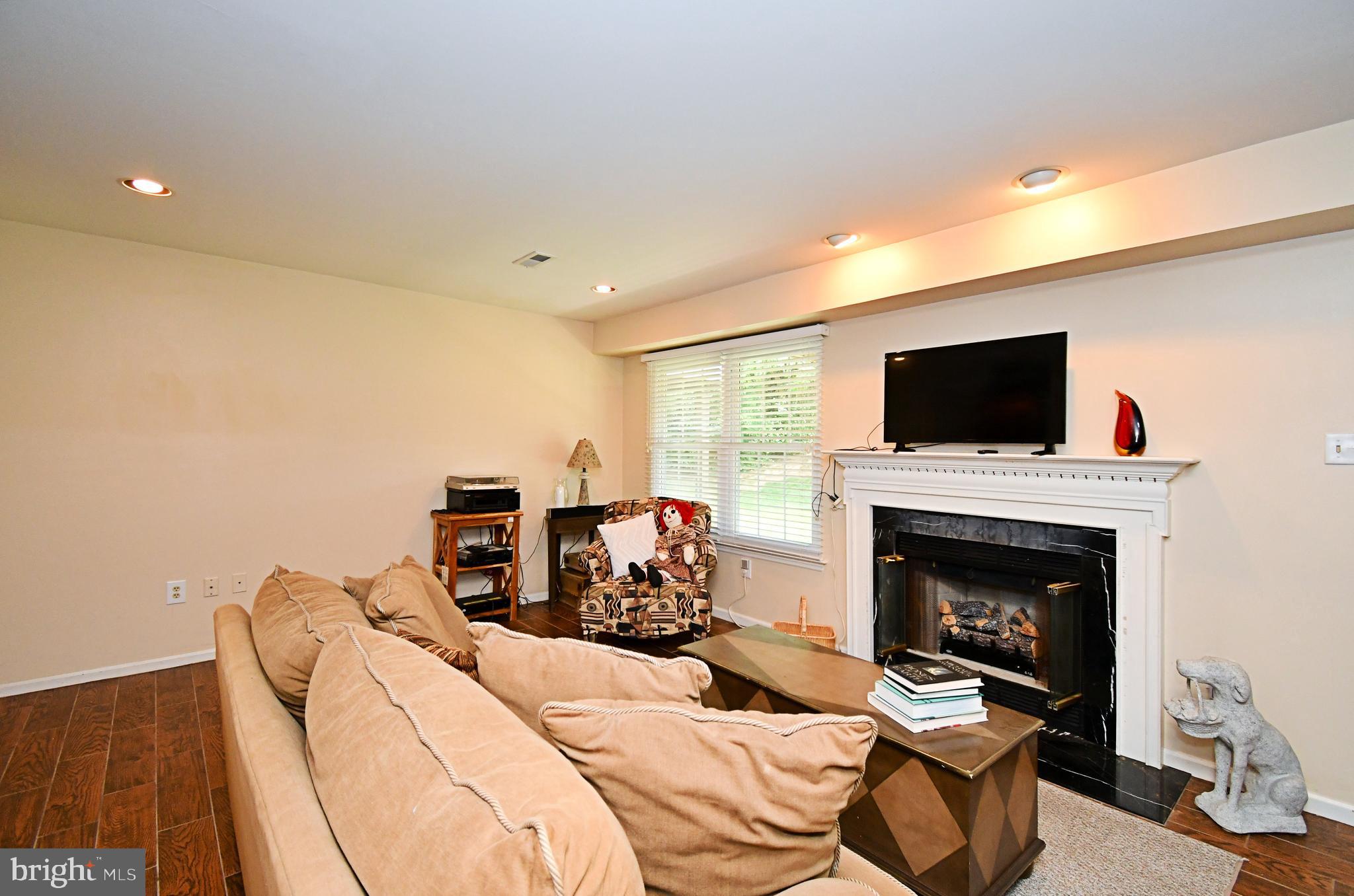 CLUB VIEW MANOR - Residential