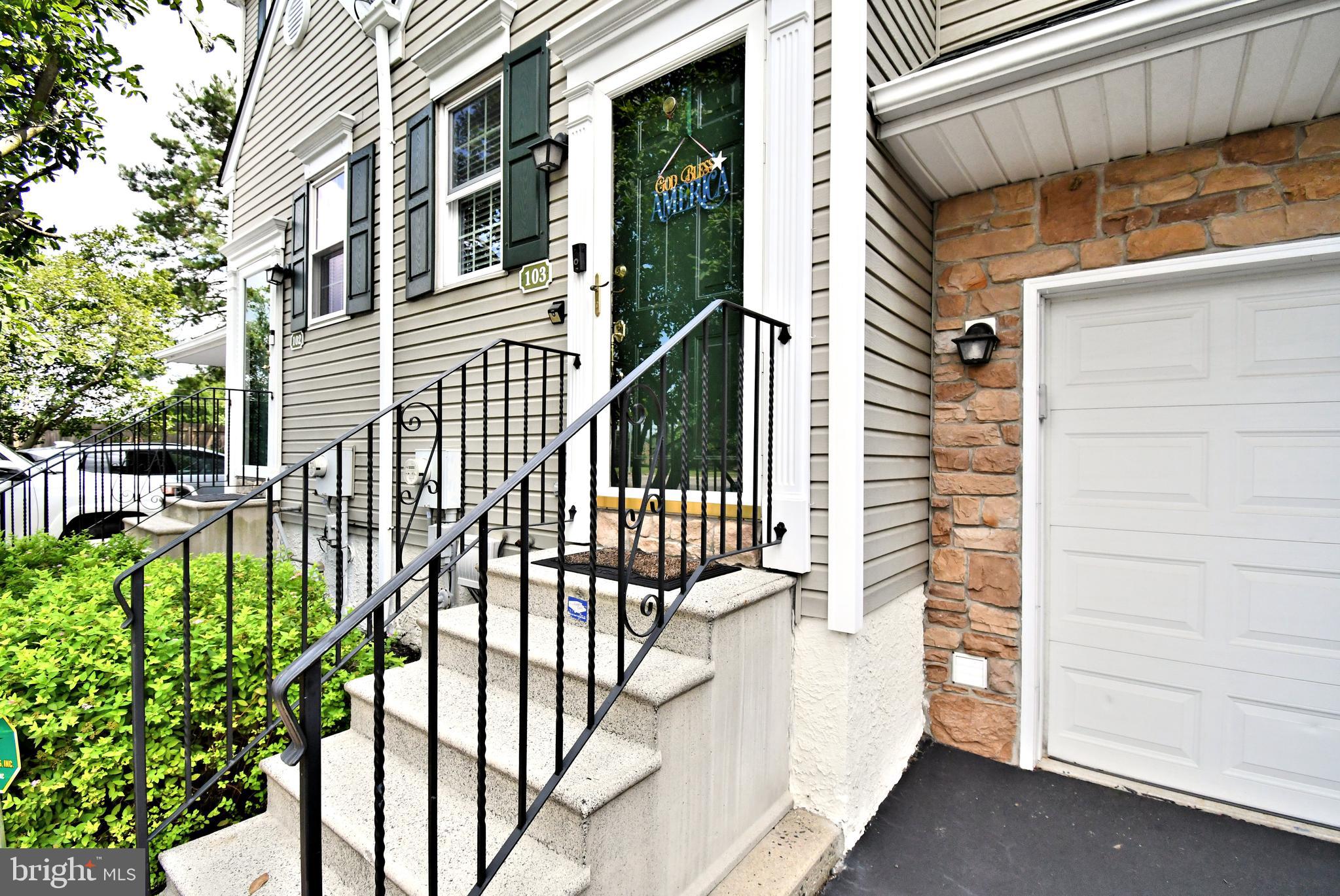 CLUB VIEW MANOR - Residential