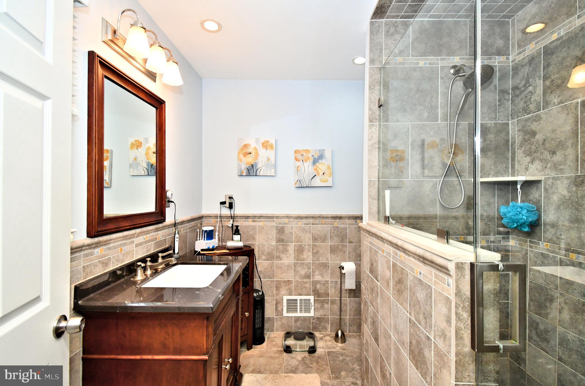 CLUB VIEW MANOR - Residential