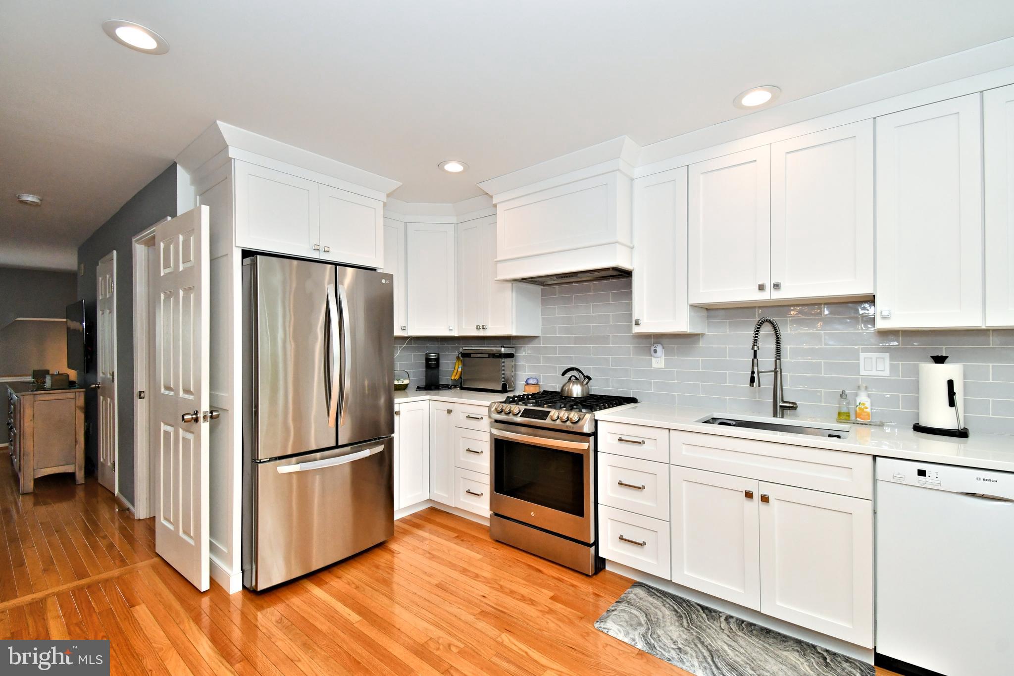 CLUB VIEW MANOR - Residential