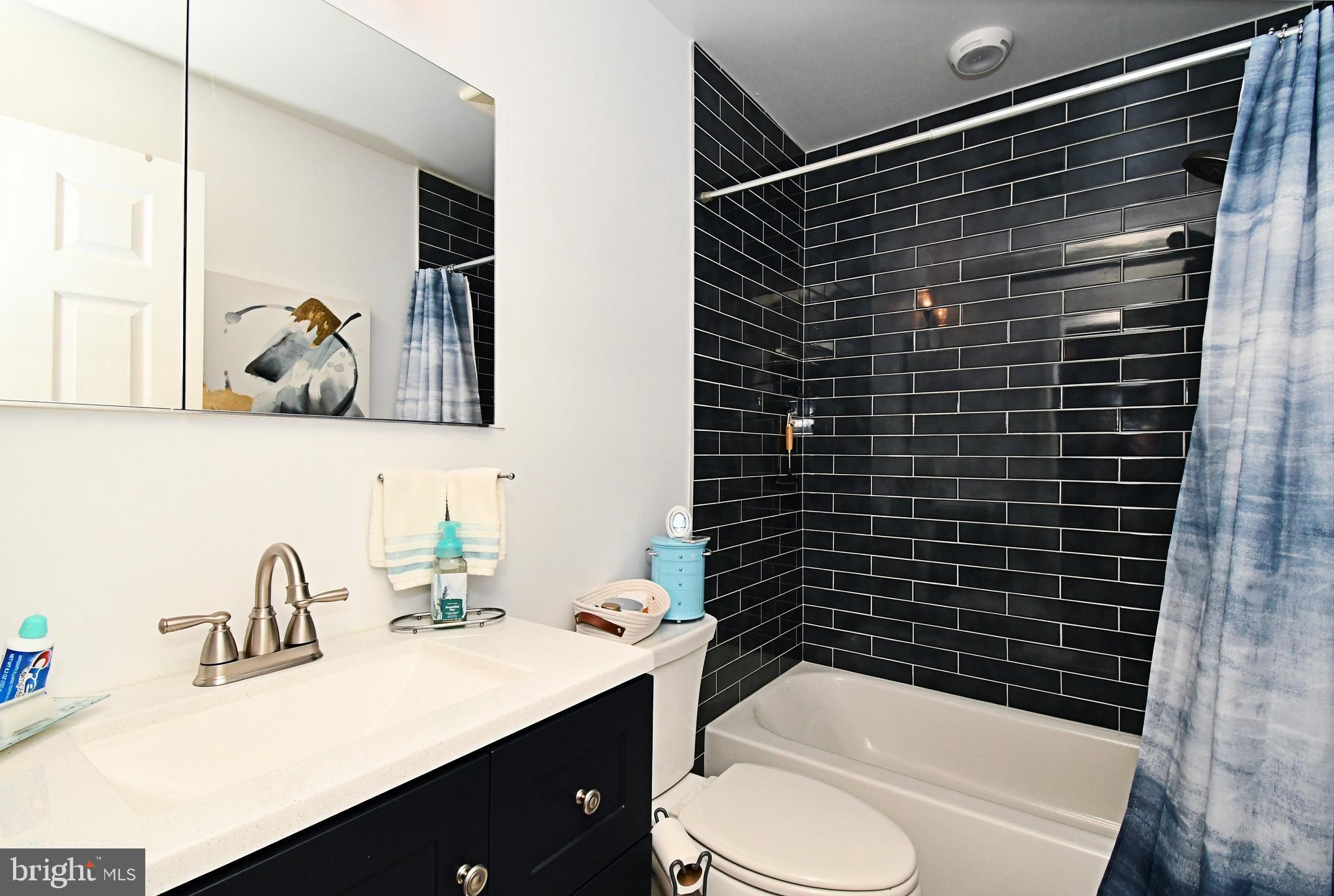 CLUB VIEW MANOR - Residential