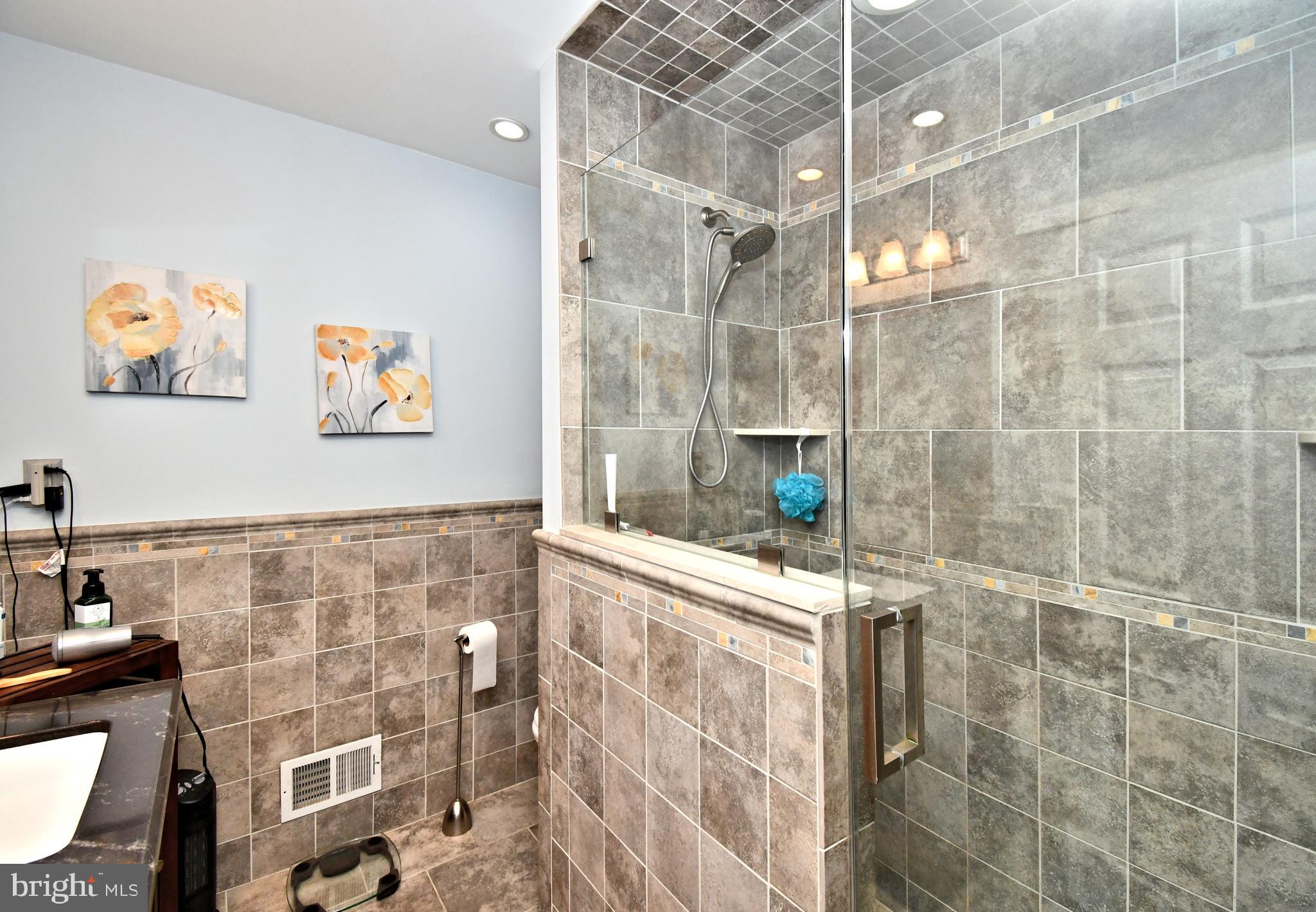 CLUB VIEW MANOR - Residential