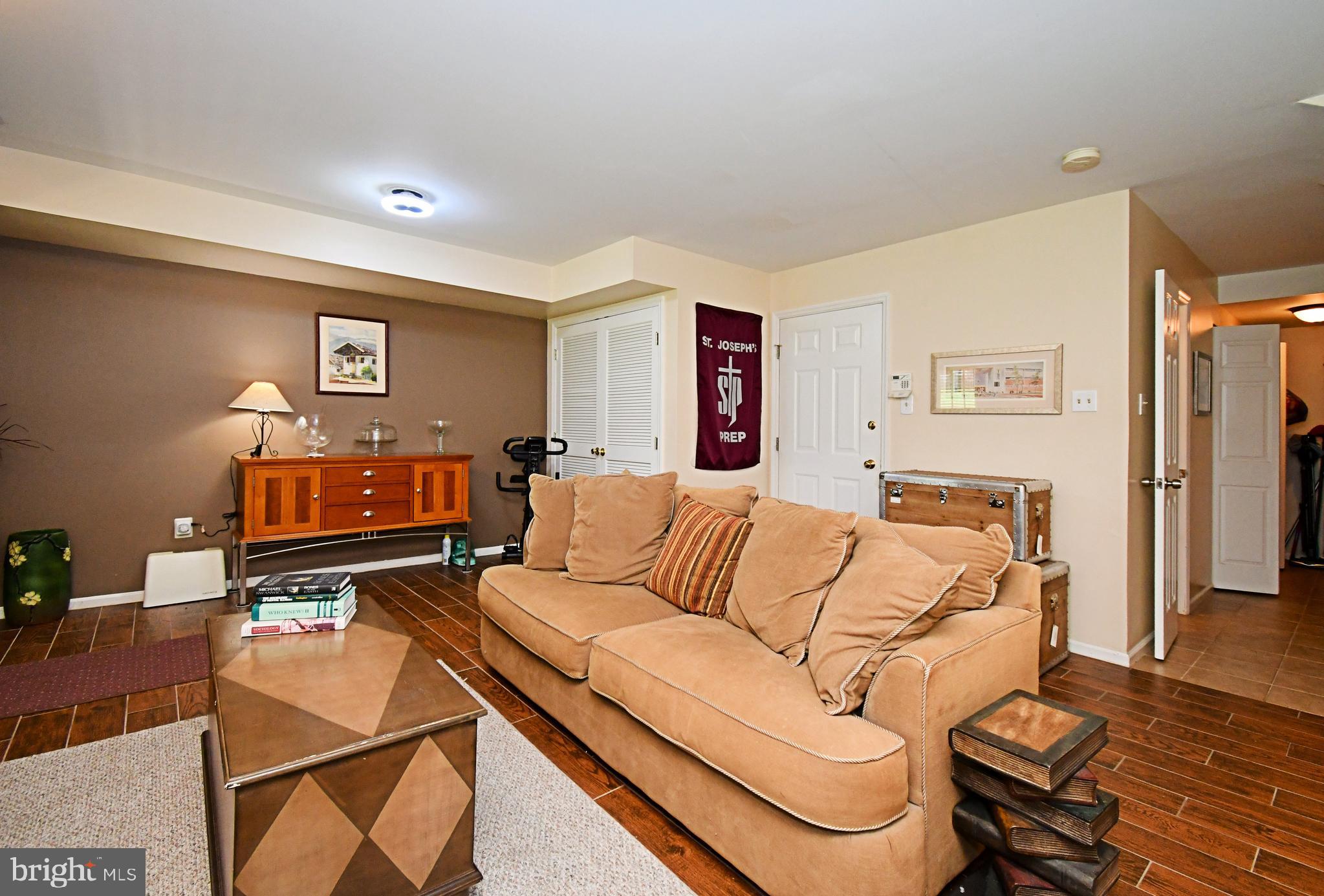 CLUB VIEW MANOR - Residential