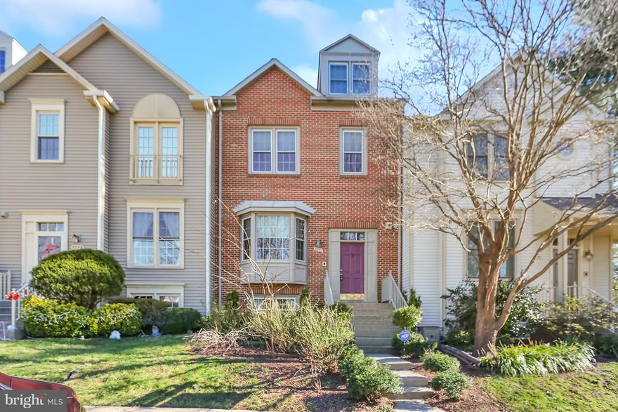 Over 2,400 sq.ft. ENJOY A SUNROOM in YOUR KITCHEN with Brand New Kitchen Stainless Steel Appliances. A LOFT OFFICE/EXERCISE ROOM in BEAUTIFUL HARDWOOD FLOORS in LOVELY SEPARATE DR & LR with BUILT-IN BOOKCASES & BAY WINDOW. FABULOUS EXTRA LG. WALKOUT LOWER LEVEL with WET BAR,4TH BR & FULL BATH & HUGE STORAGE SPACE. 2 DECKS & TREED VIEWS!