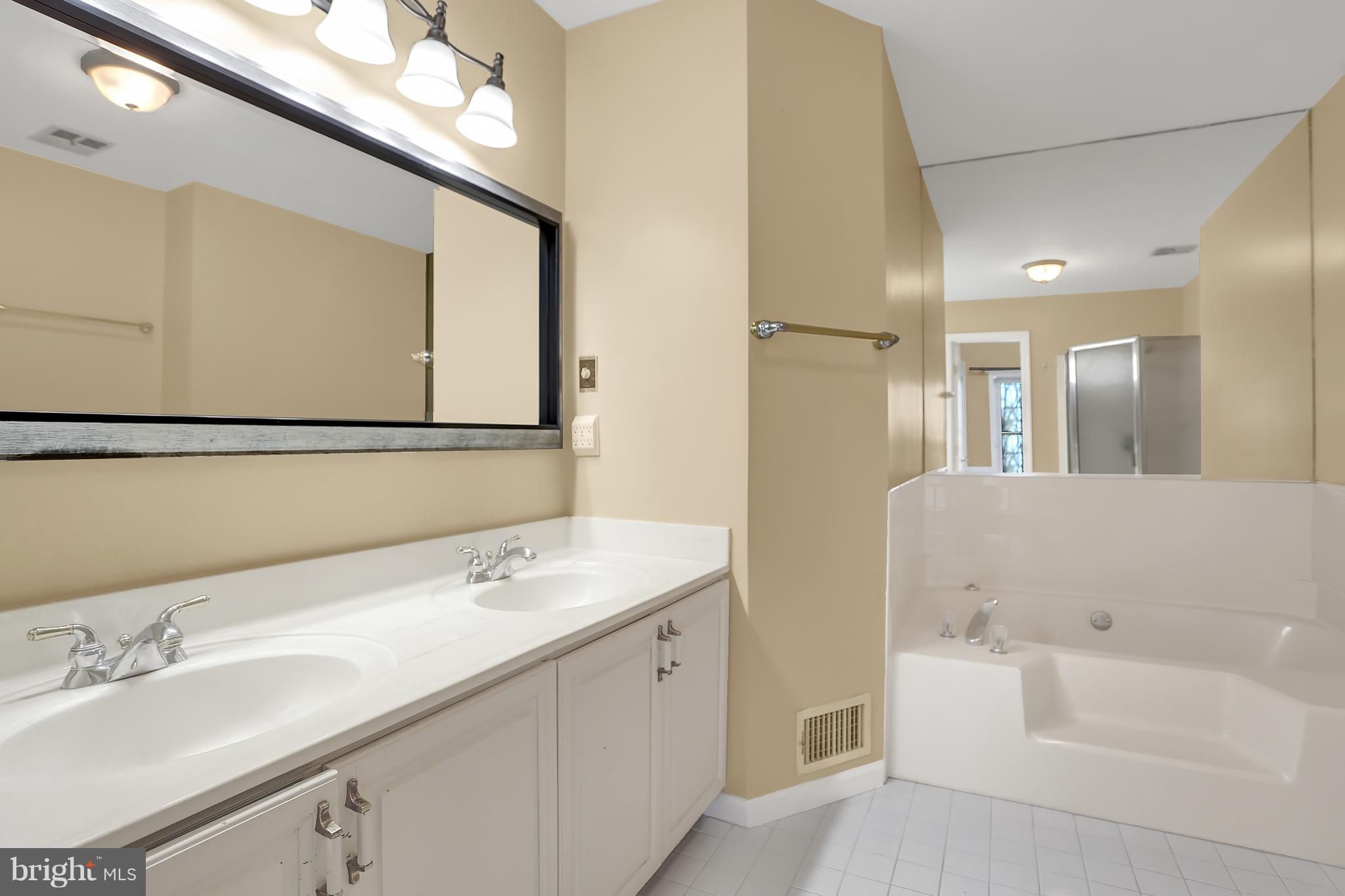 FAIR WOODS - Residential