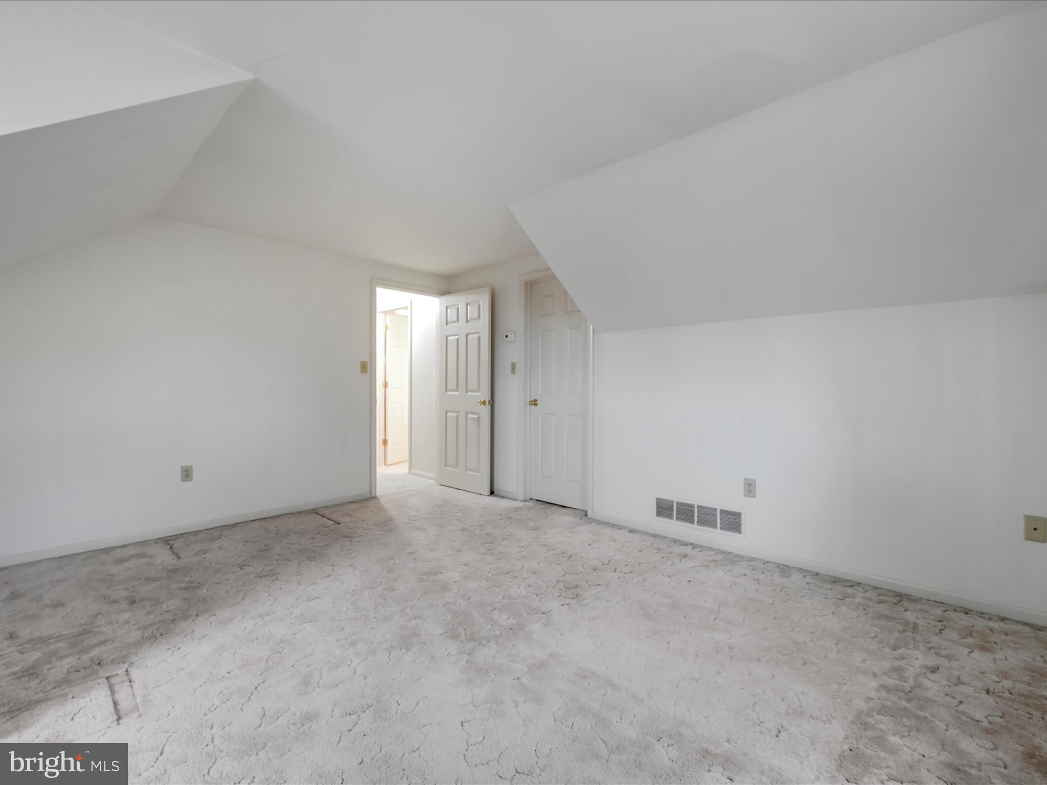 LINCOLN GARDENS - Residential