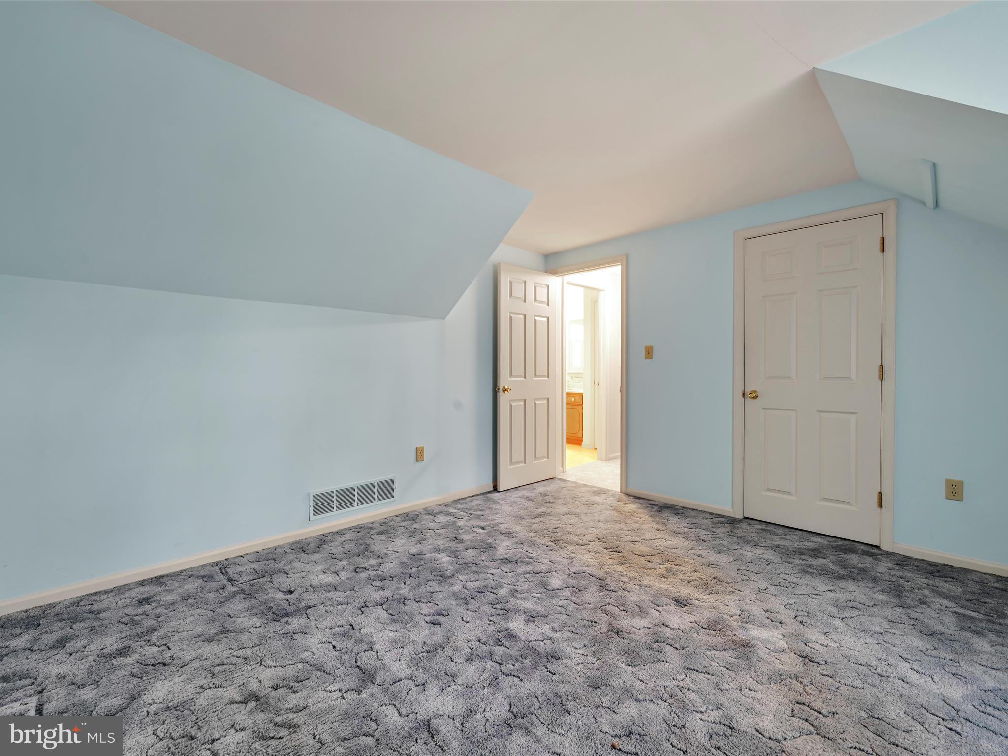 LINCOLN GARDENS - Residential