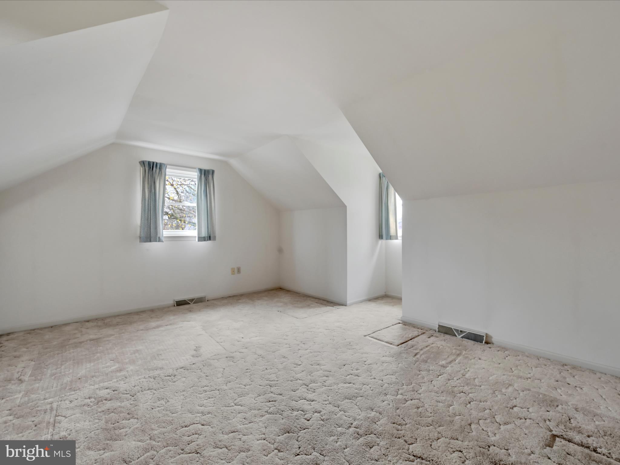 LINCOLN GARDENS - Residential