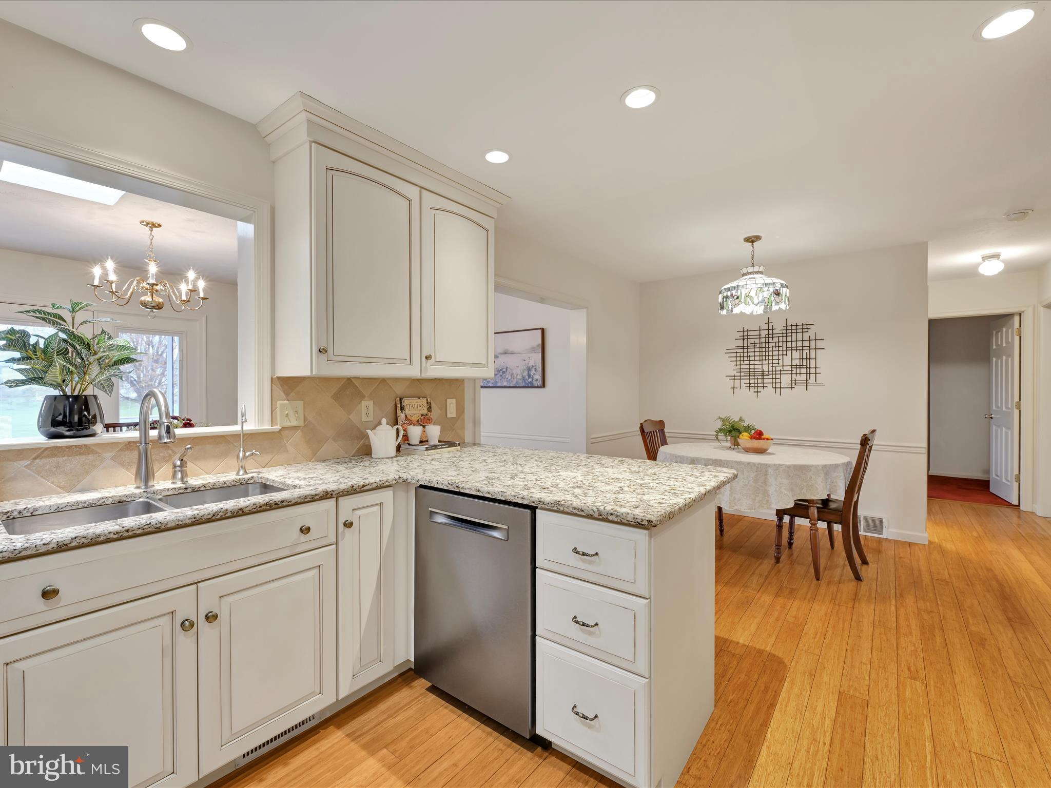 LINCOLN GARDENS - Residential